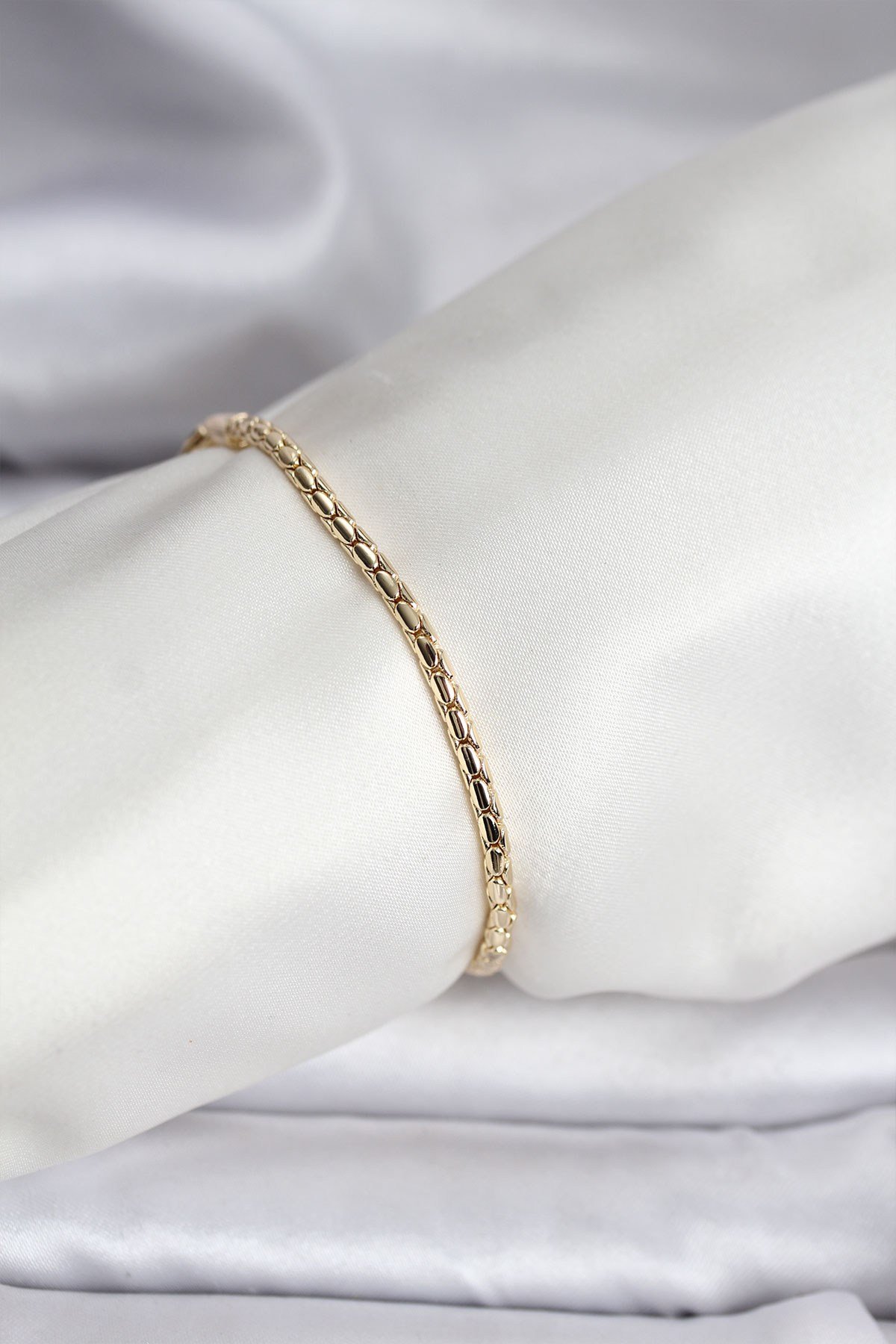 14K Gold Renk Kaplama Zincirli Model CM Kadın Bileklik
