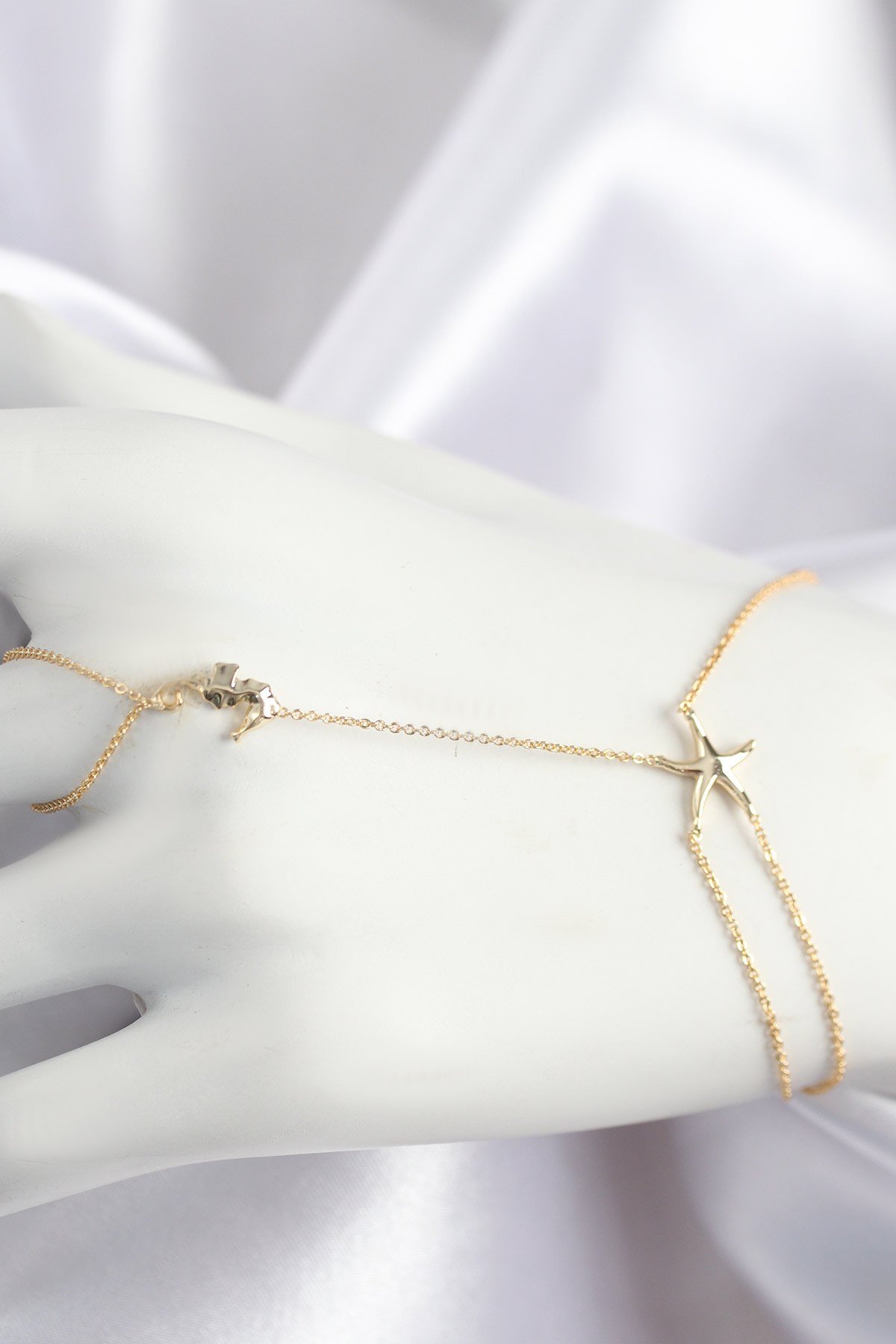 Pirinç Zirkon Taşlı Deniz Atı Ve Yıldız Model Gold Renk Şahmeran