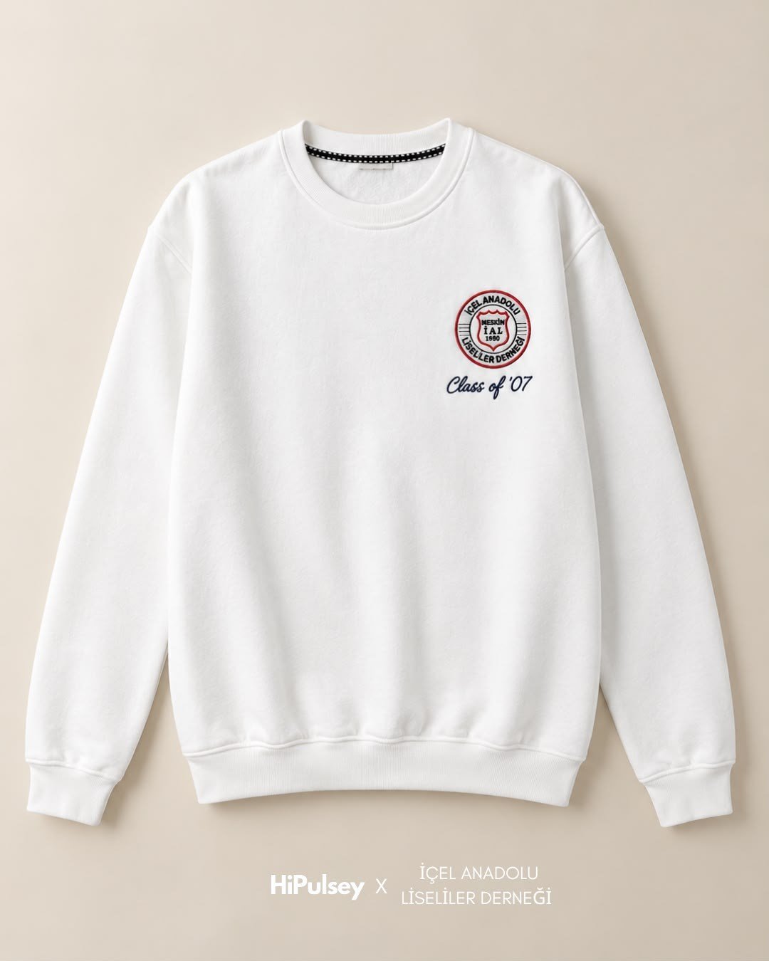 İçel Anadolu Liseliler Derneği Dönem Koleksiyonu Nakışlı Sweatshirt Beyaz