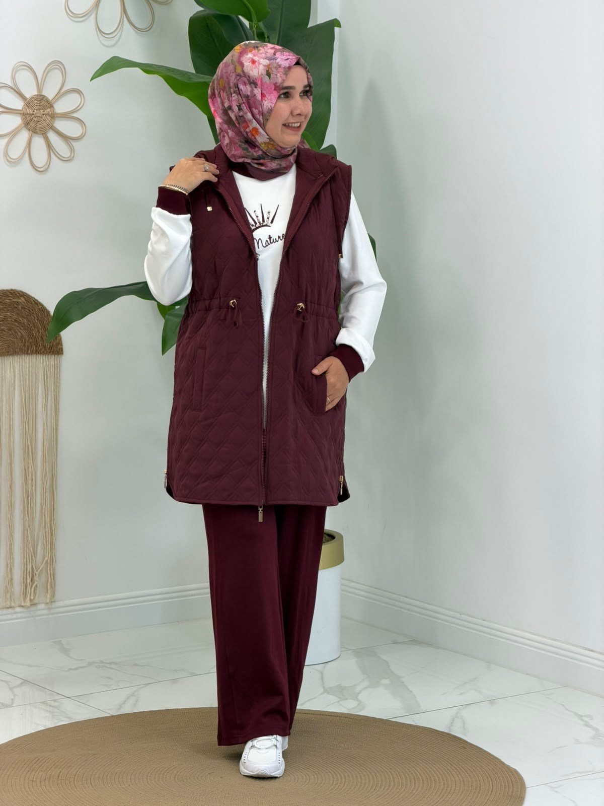 10972 Bordo Kapitone Yelekli Takım