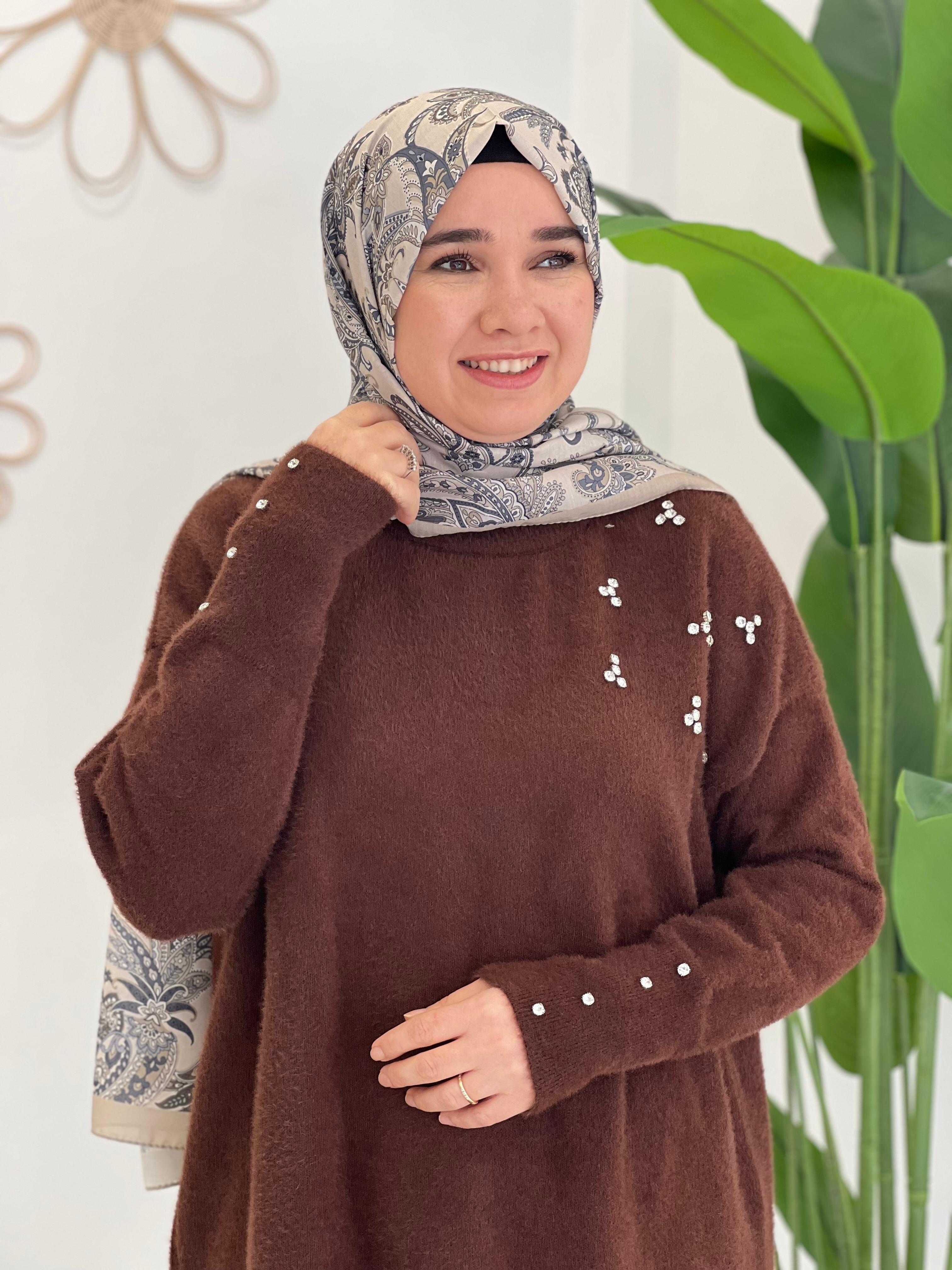 Kahve Angora Taşlı Kazak