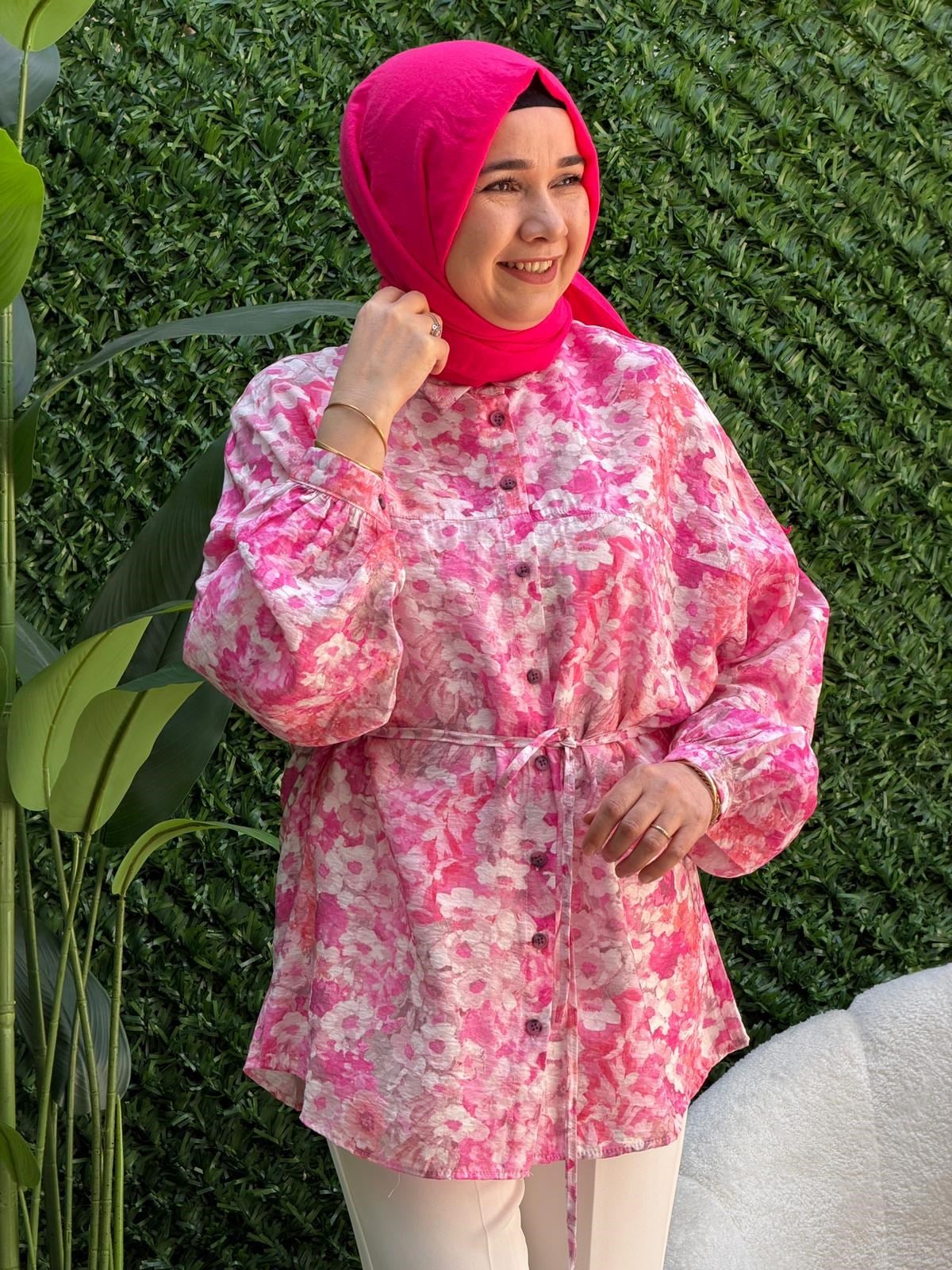 Pembe Çiçek Desenli Gömlek