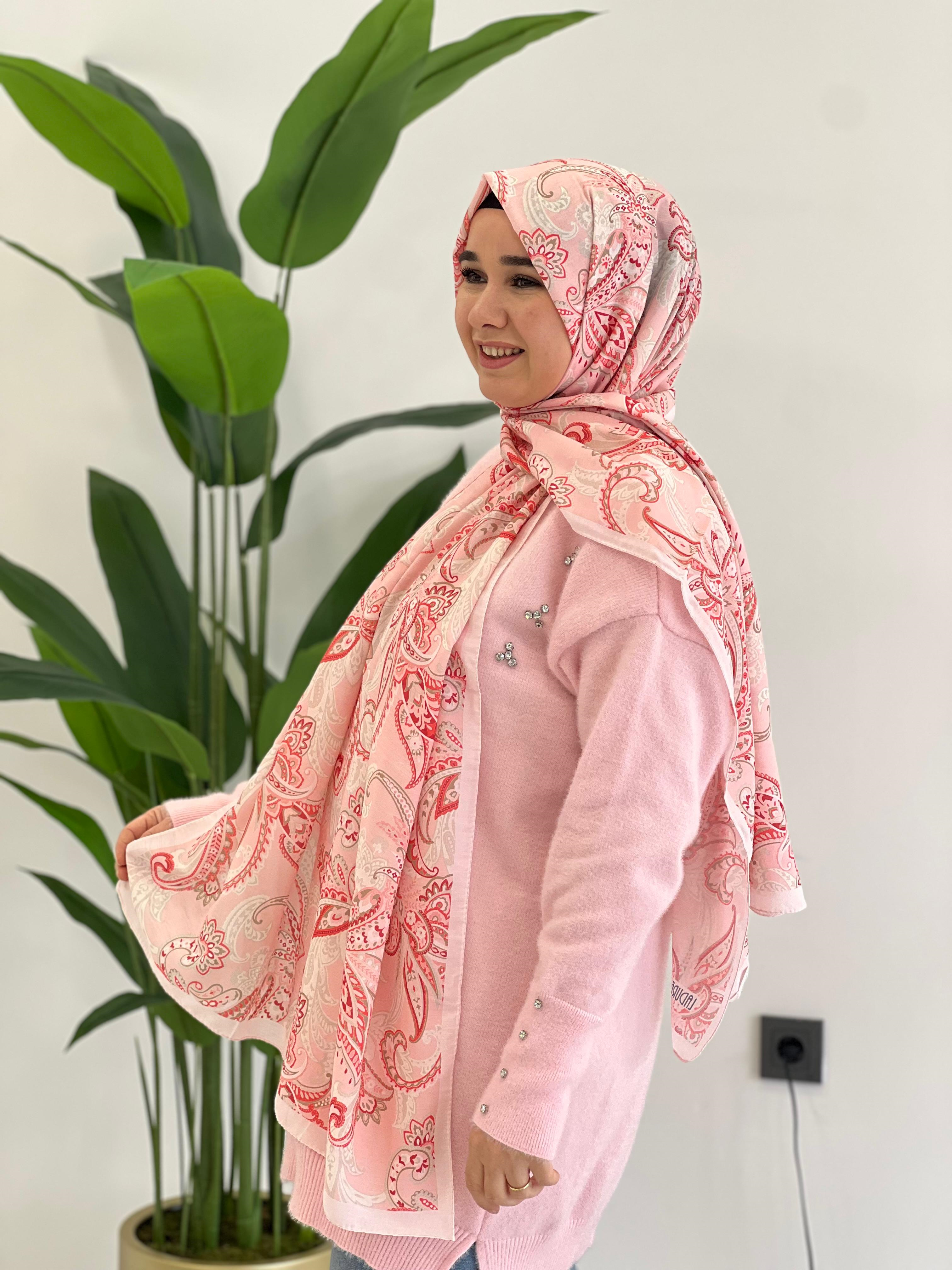 Pembe Desenli Şal
