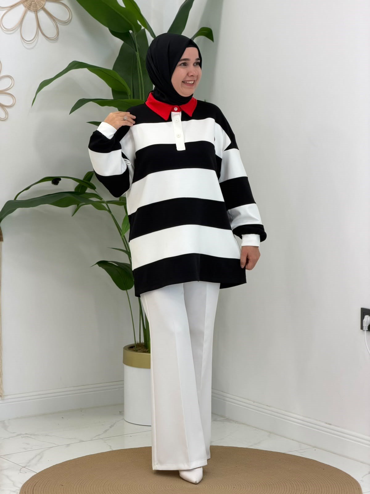 Siyah Polo Yaka Kalın Çizgili Sweatshirt