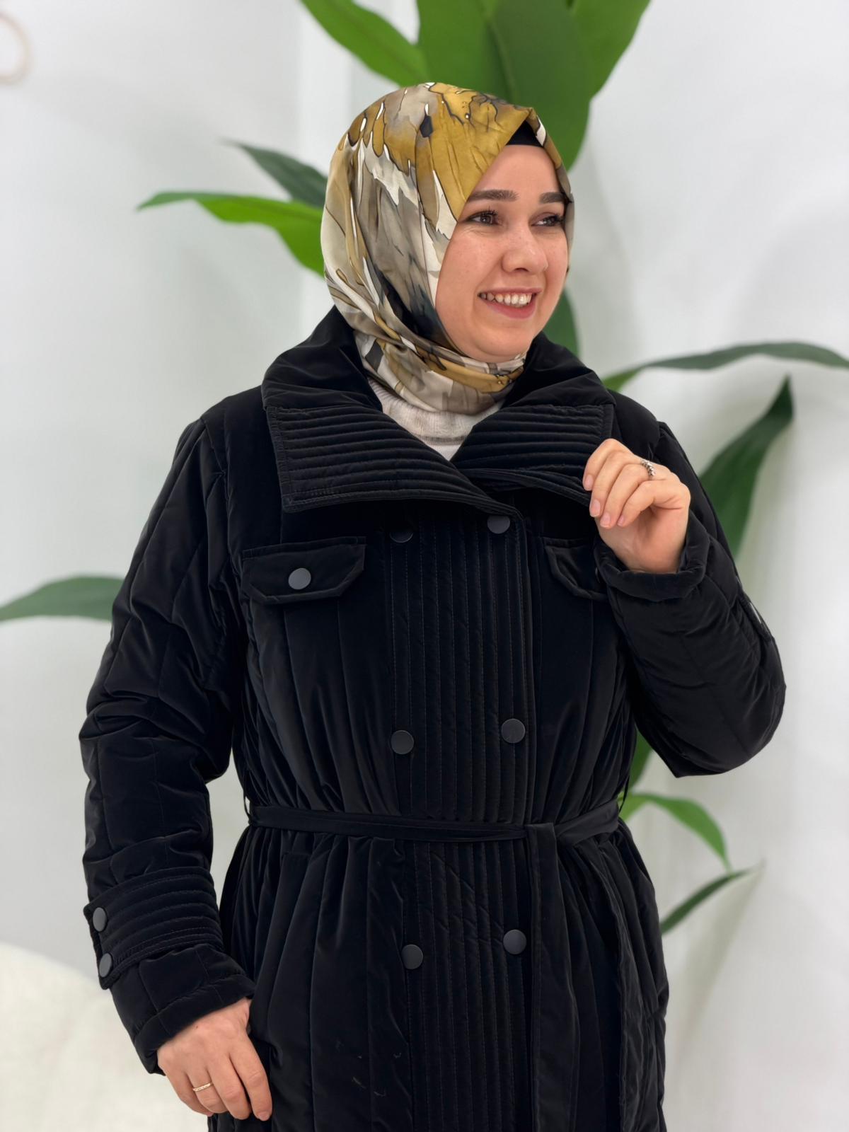 Siyah Şişme Mont