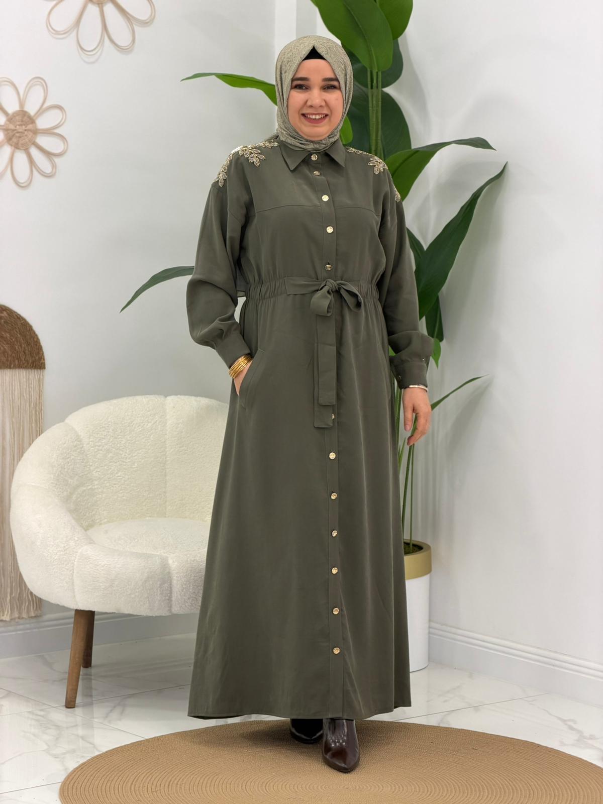 Yeşil Omuzu Taşlı Elbise