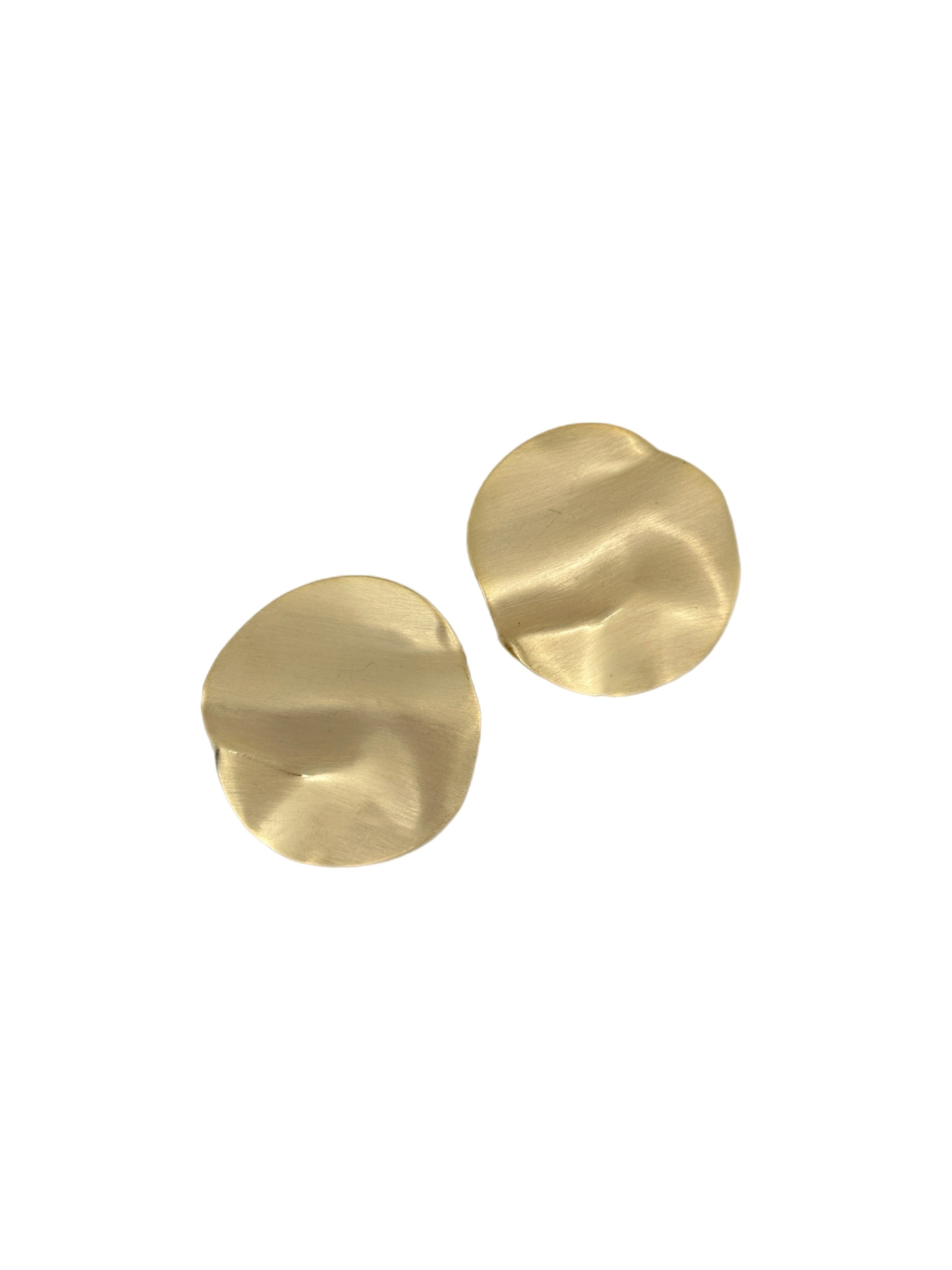 Gold Asimetrik Kıvrımlı Plaka Küpe