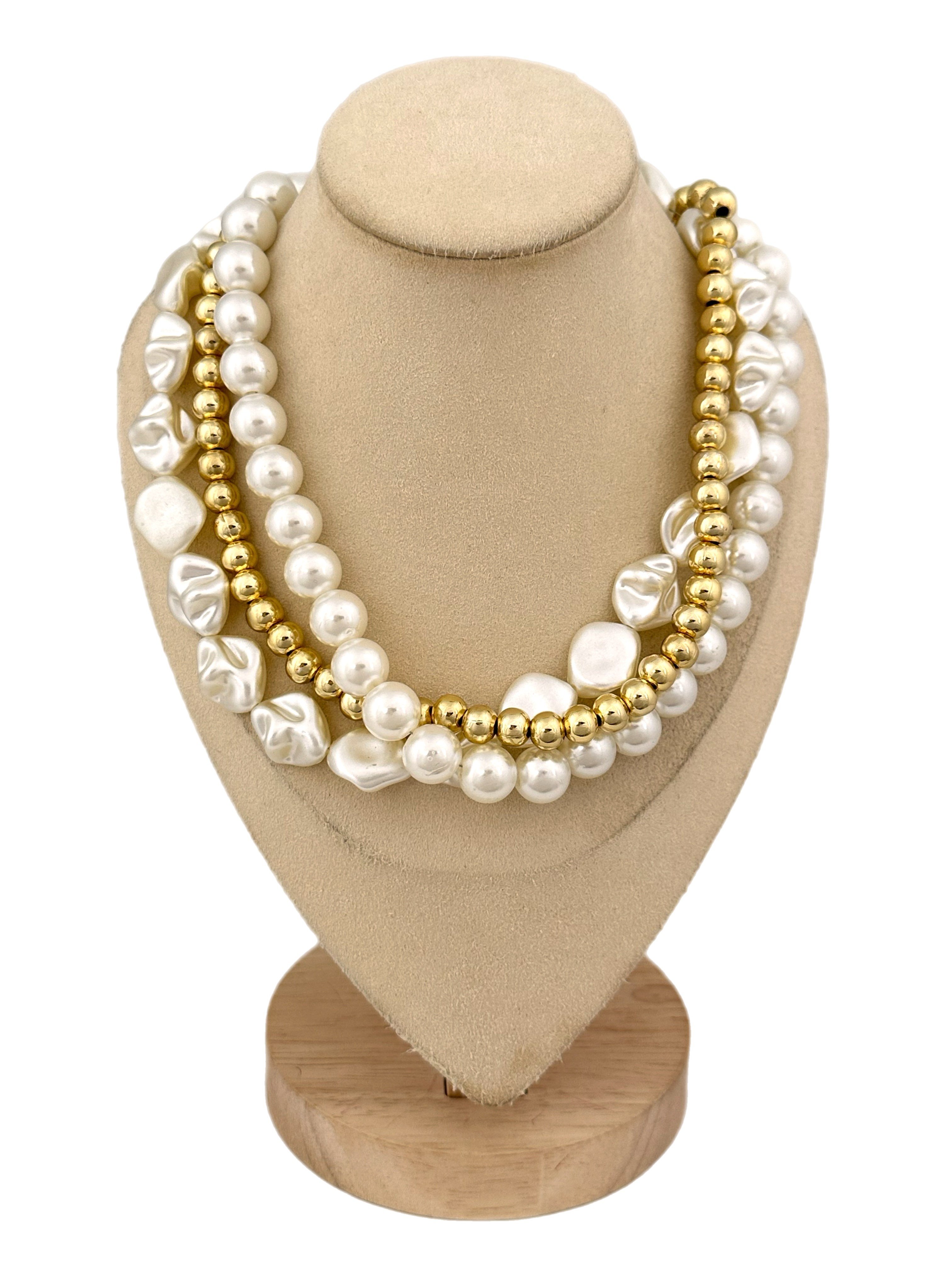 Gold Topçuk ve Barok İnci Görünüm Sıralı Üçlü Görünüm Kolye (49 Cm)
