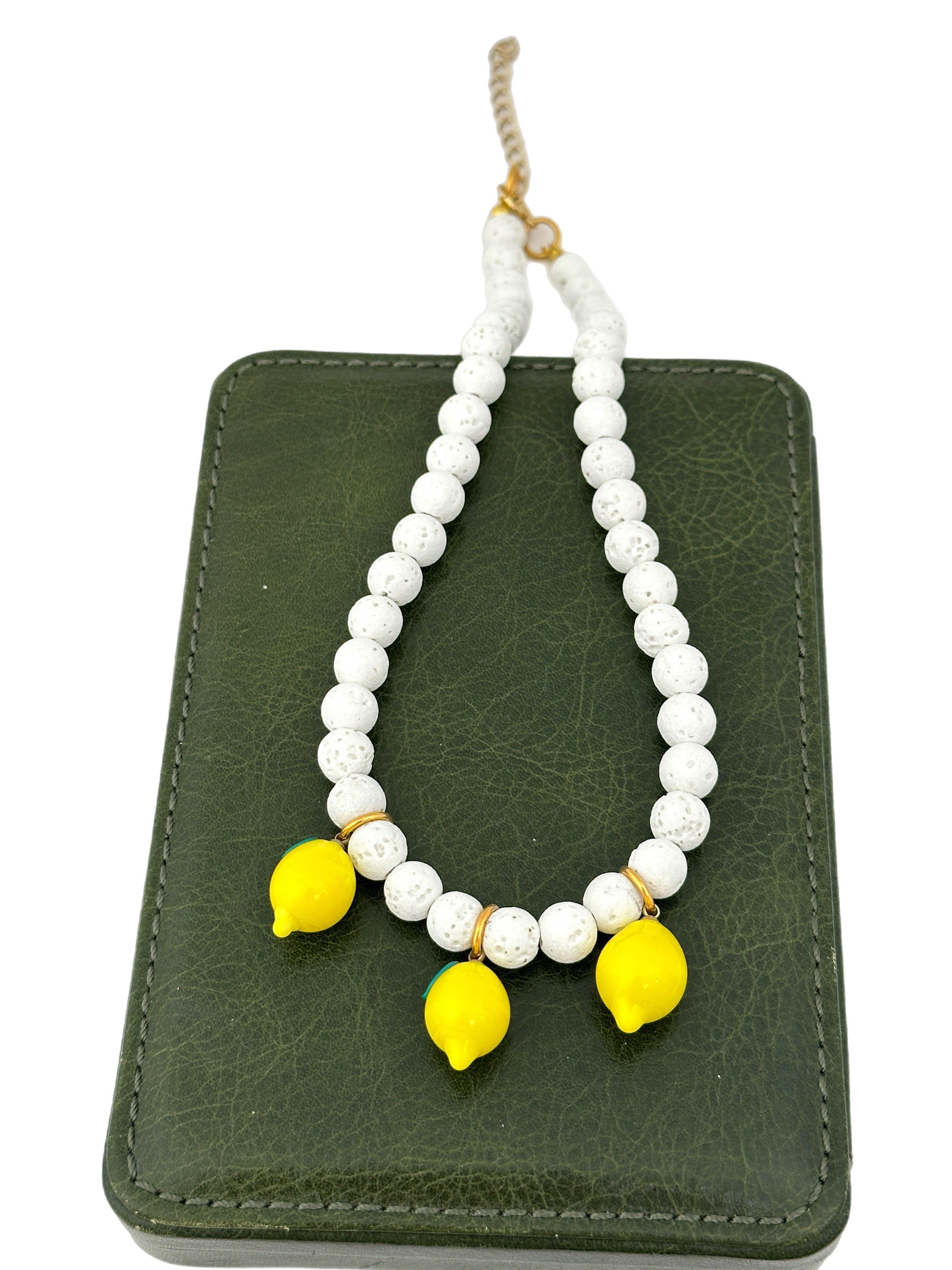 Lav Taşı Sıralı Cam Murano Limon Figür Kolye (44 Cm)