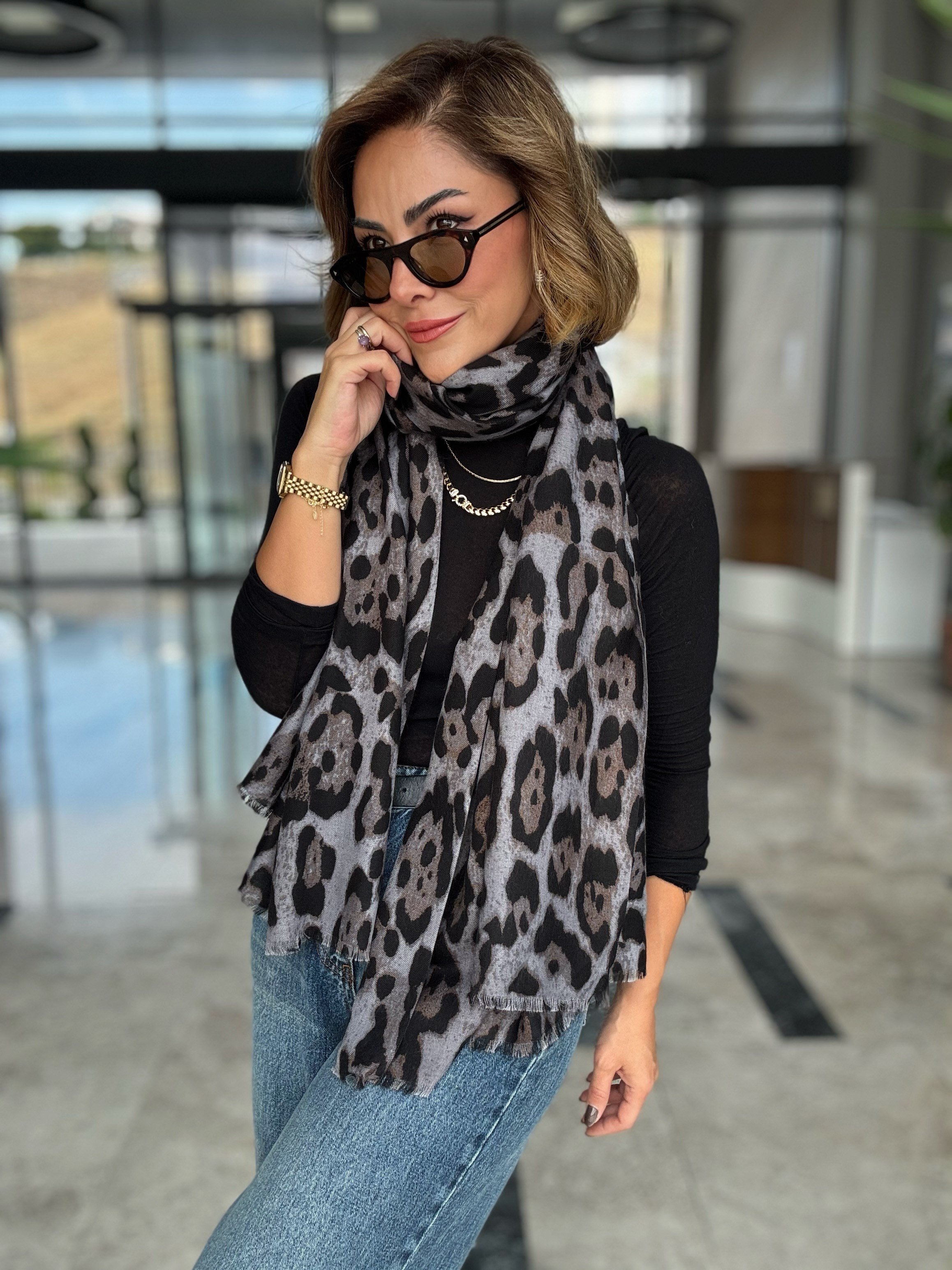 Leopar Desen Gri Pamuklu Şal