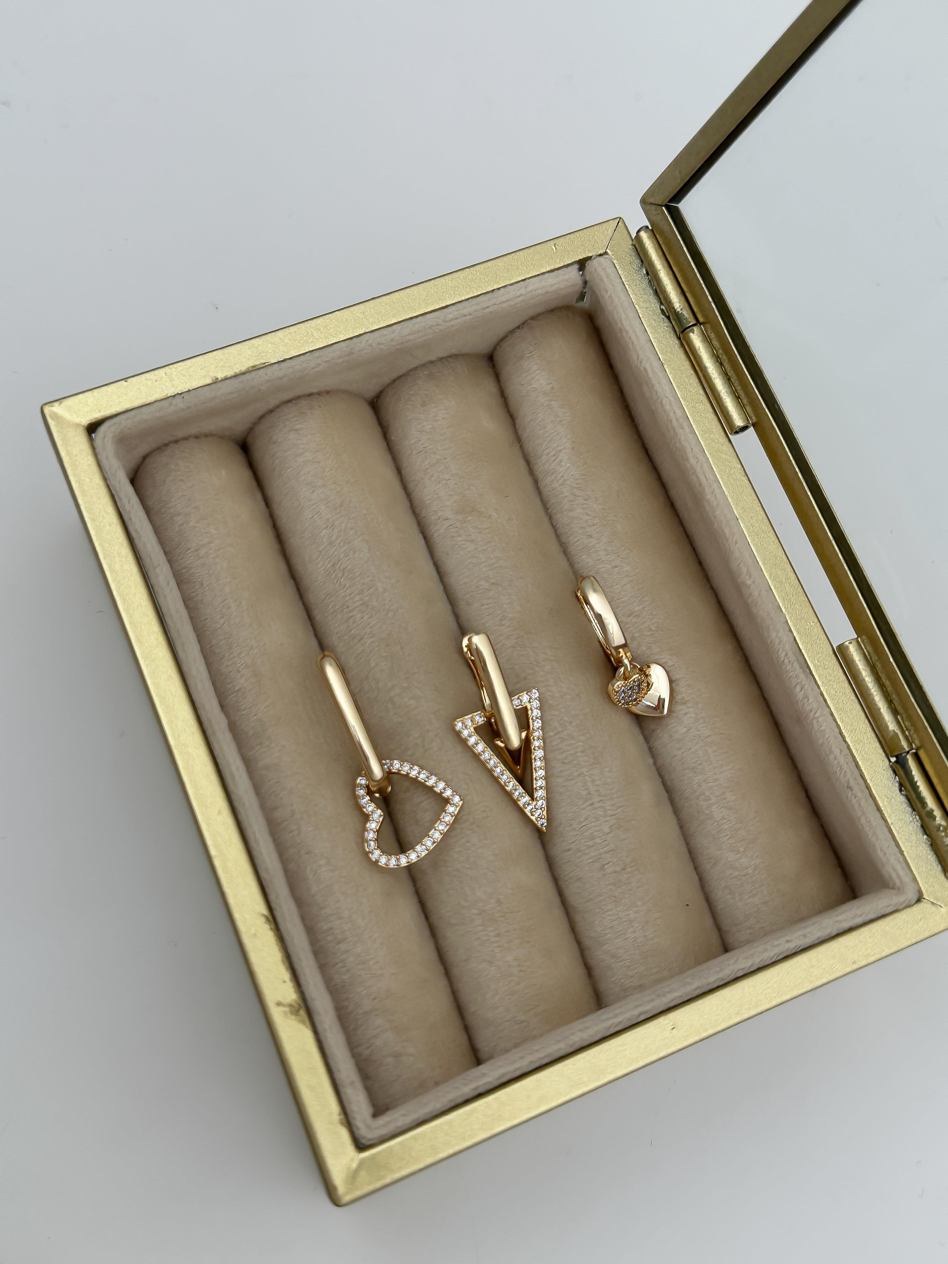 Özel Seri Gold İçi Boş Kalp Üçgen Figür Sallantılı Üçlü Set Küpe