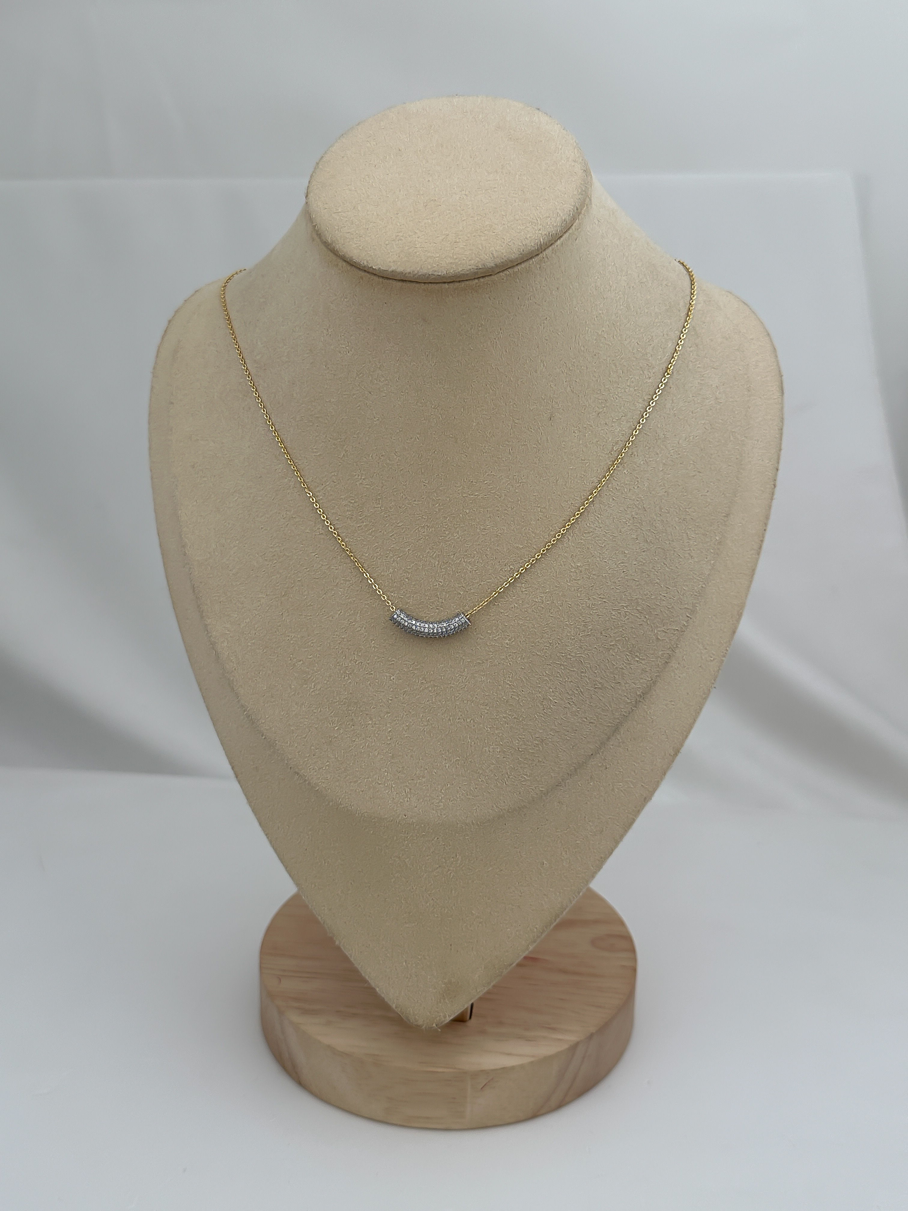 Özel Seri Zirkon Taşlı Kıvrımlı Uç Kolye (43 Cm)