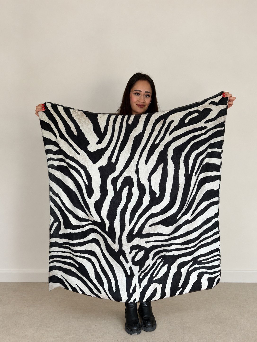 Siyah Beyaz Zebra Desen Pamuklu Şal