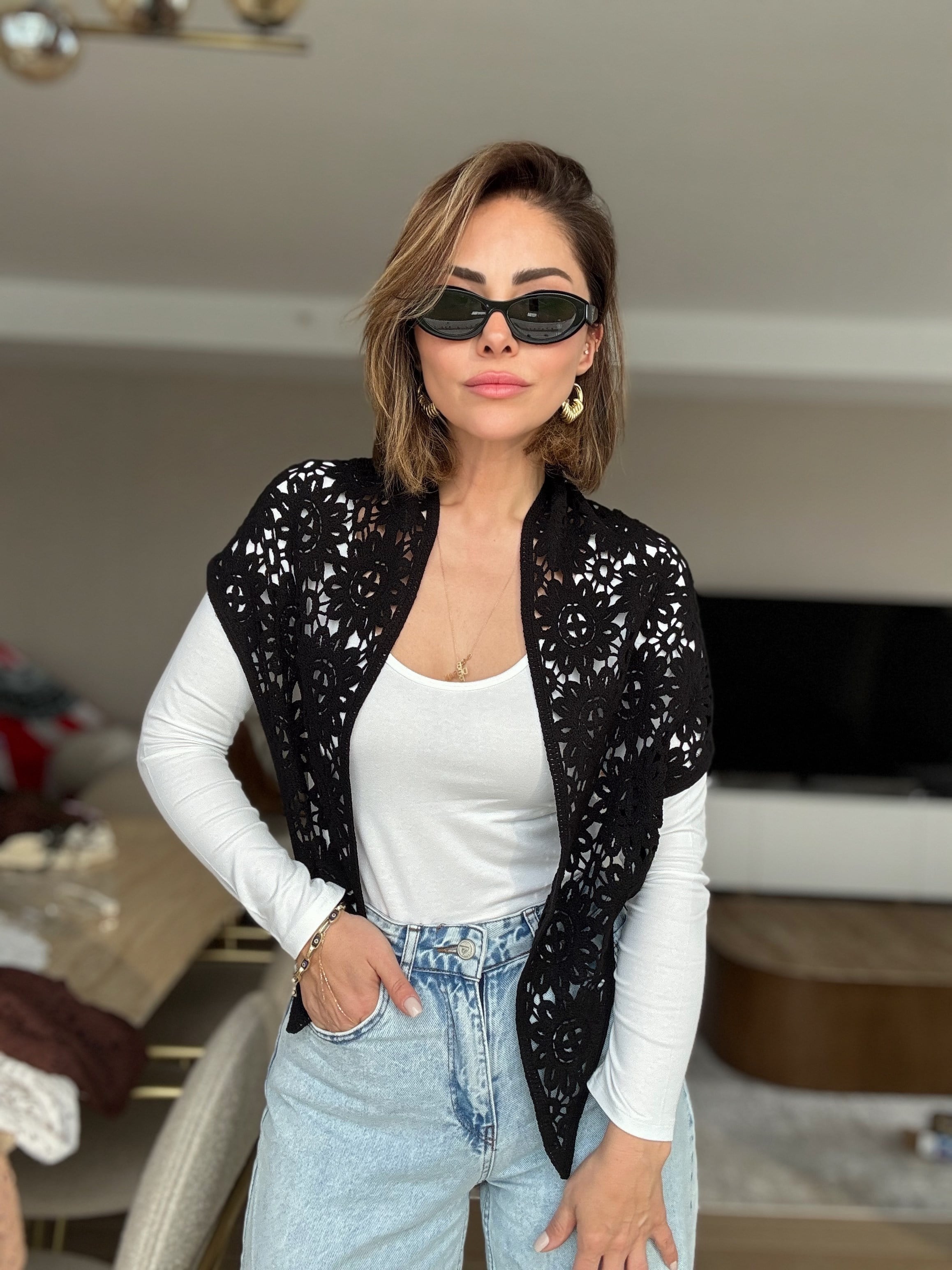 Üçgen Örme Dantelli Siyah Pareo
