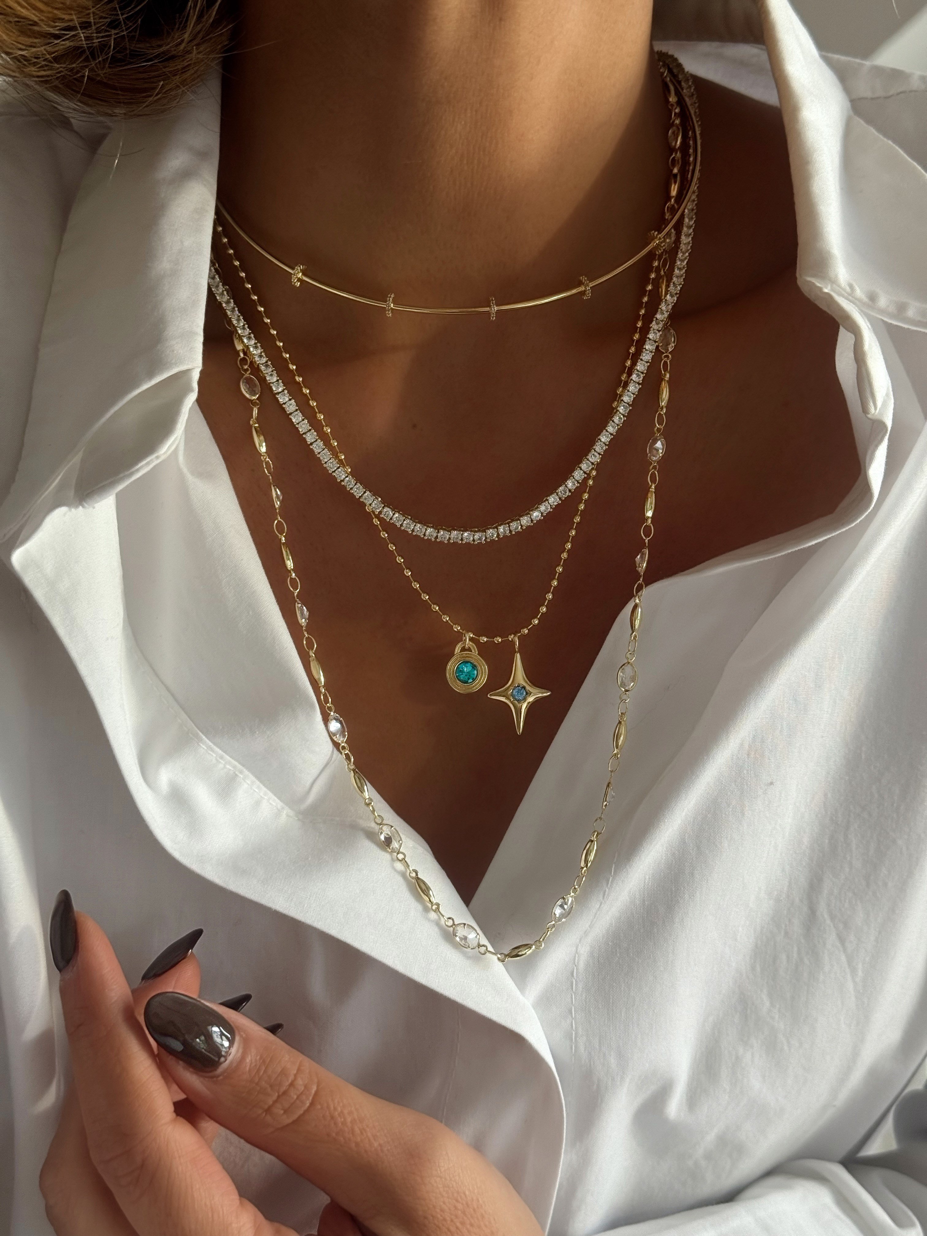 Zirkon Taşlı Biye Detay Boru Plaka Choker Kolye Kombini