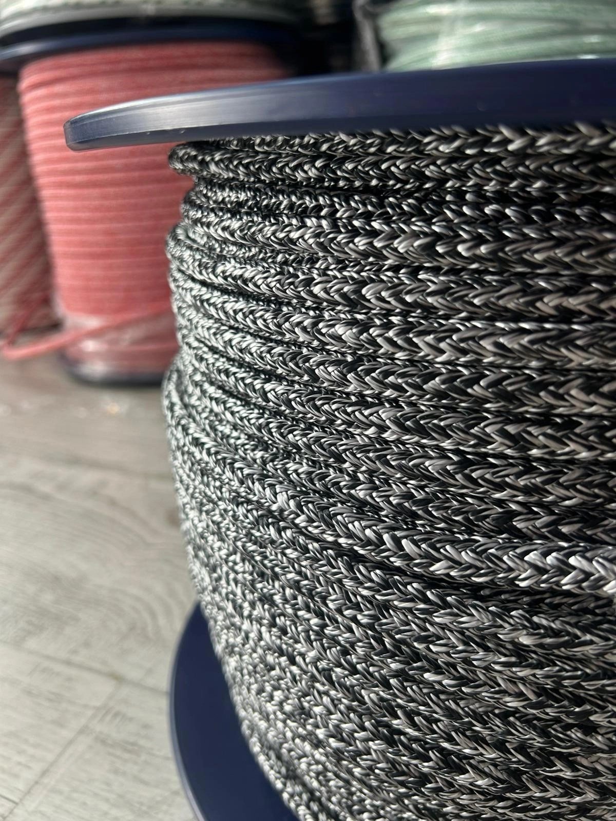 TASMANIA - 10 MM - BLACK-WHITE MIX (GLEISTEIN) - price per meter