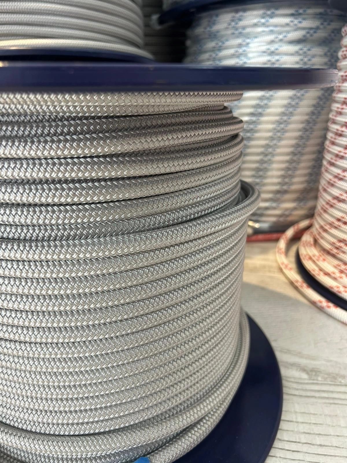 TASMANIA - 12 MM - SILVERGREY (GLEISTEIN) - price per meter