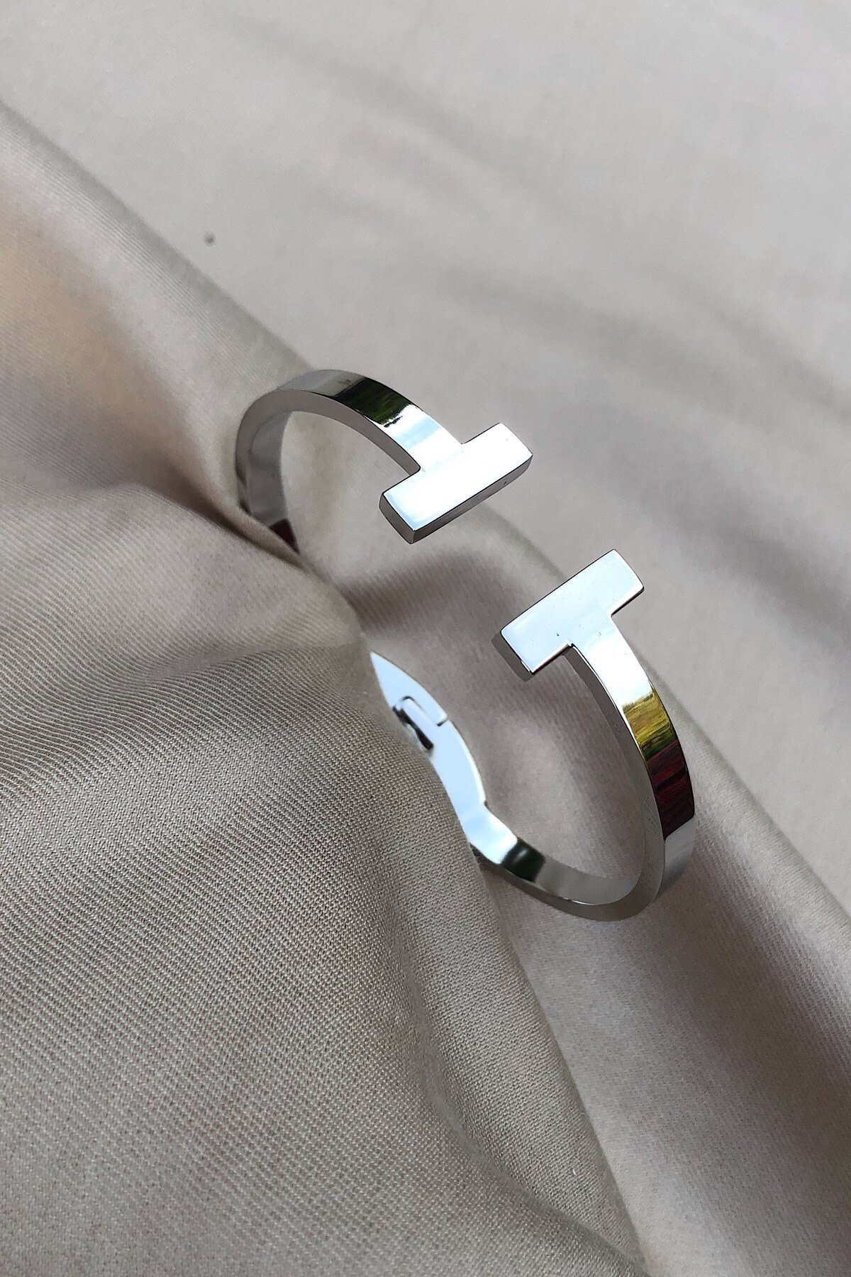 Tiffany Model T Uçlu Düz 316l Çelik Bileklik