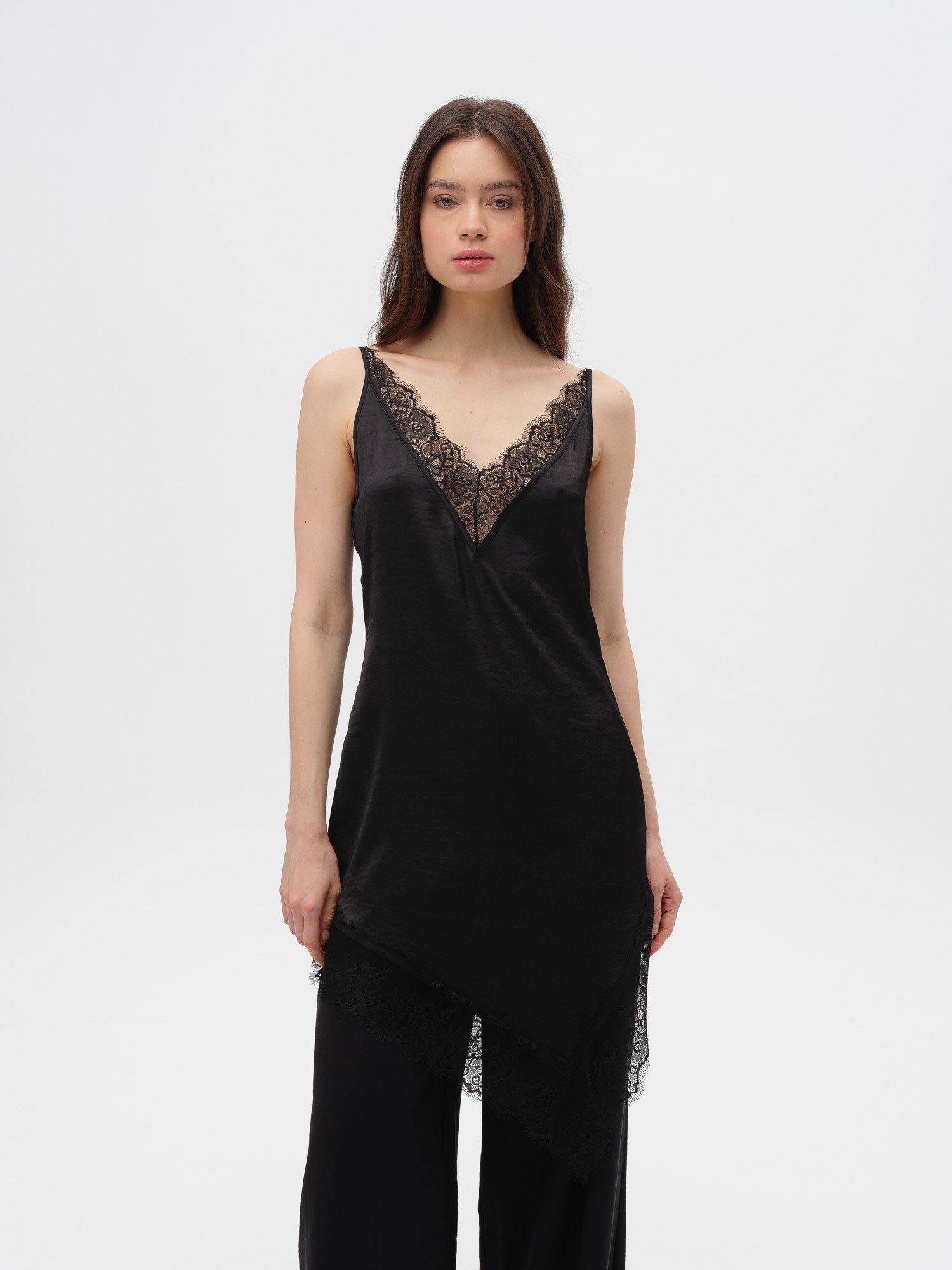 Piarbi Asimetrik Dantel Detaylı Saten Elbise - Siyah Premium Satin Lace Dress | Lüks Gece Elbisesi Tasarımı