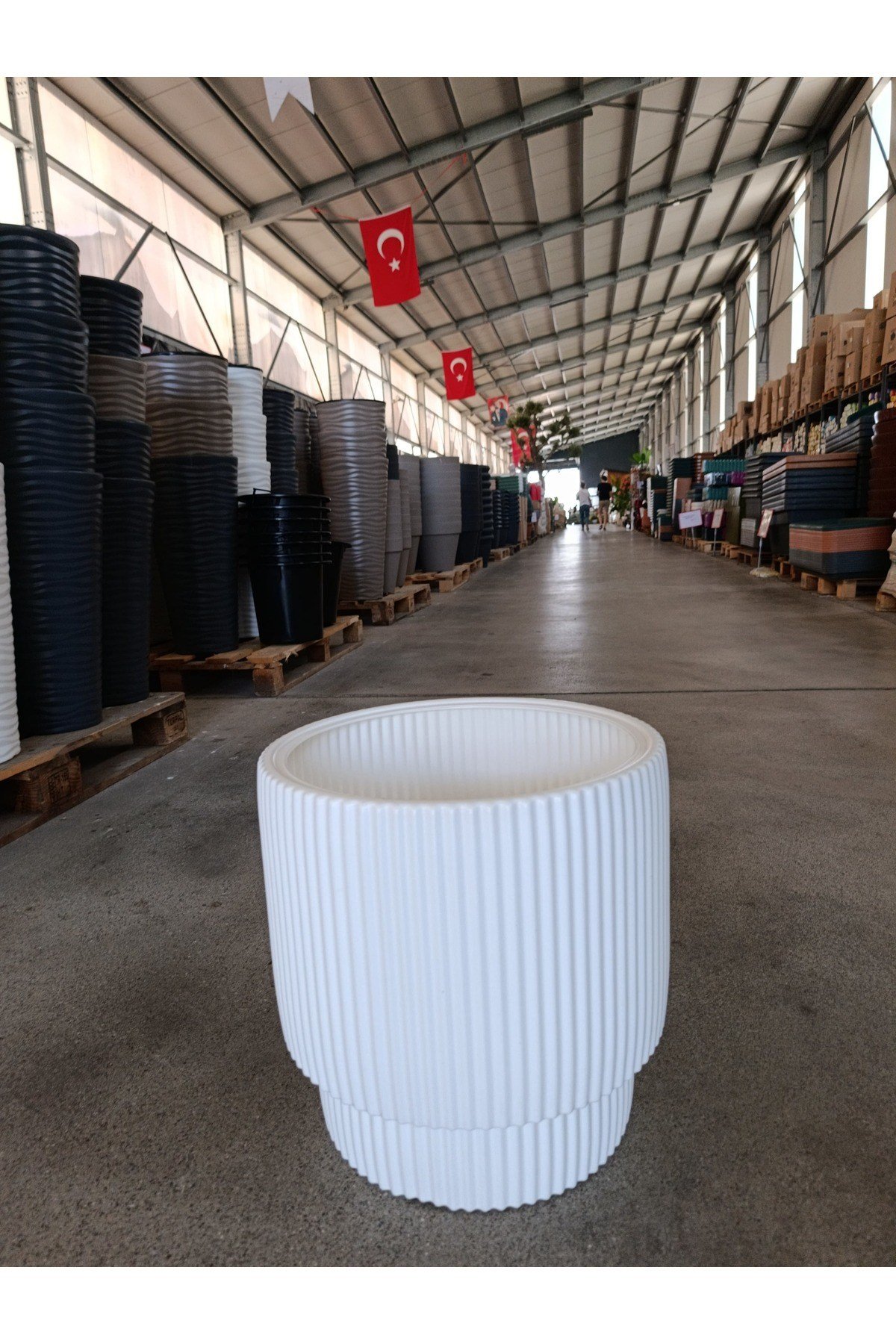 40 Litre Dekoratif Sert Plastik Saksı
