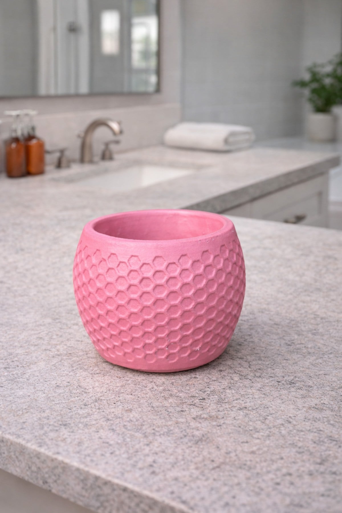Honeycomb Desenli Pembe Saksı