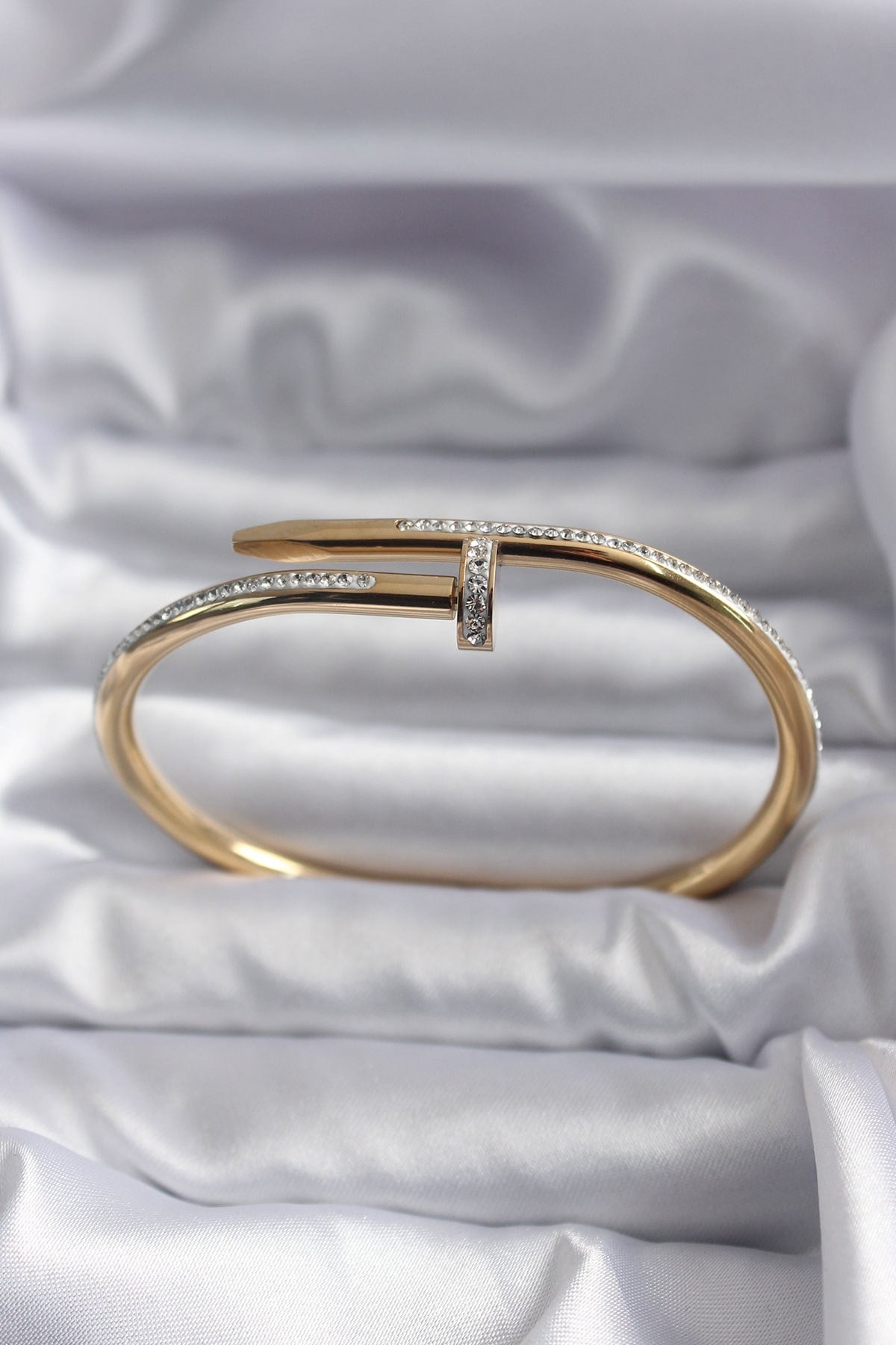316L Çelik Gold Renk Çivi Model Zirkon Taş Detay Kadın Bileklik