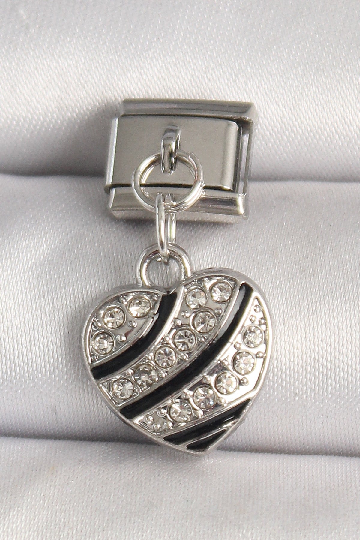 316L Çelik Gümüş Renk Zirkon Taşlı Kalp Model Nomination Charm