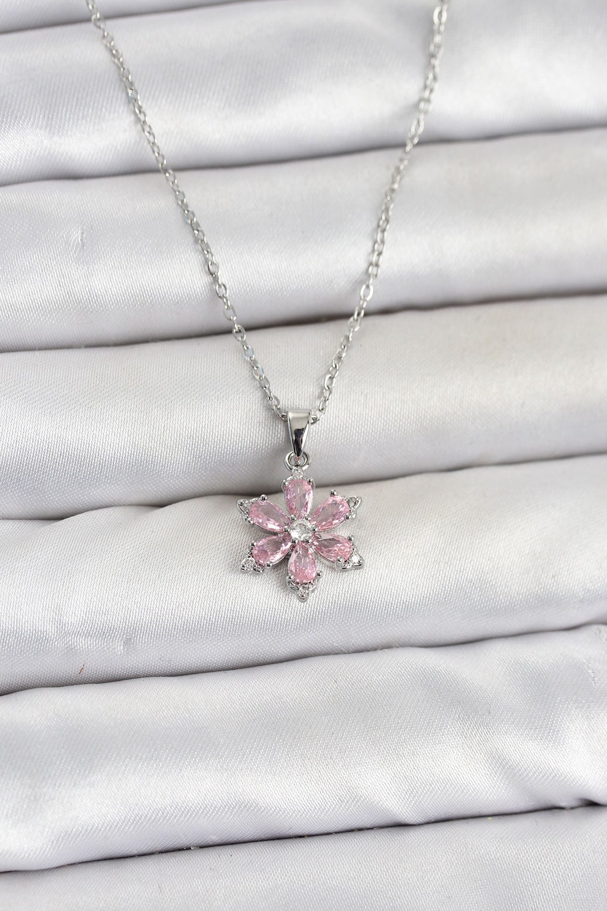 316L Çelik Zincir Gümüş Renk Pembe Zirkon Taşlı Lotus Model Kadın Kolye