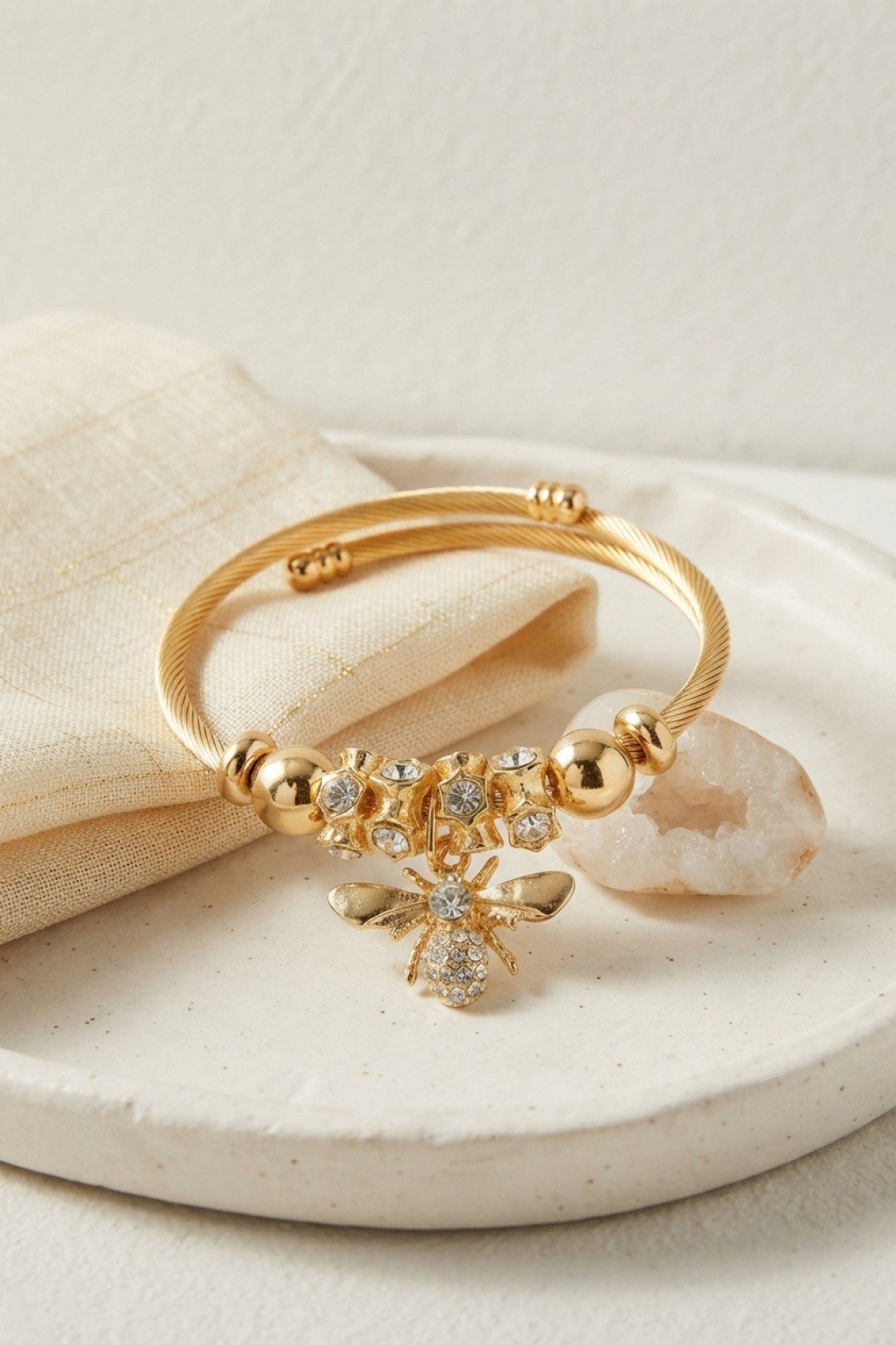 Arı Model Gold Renk Charm Bileklik
