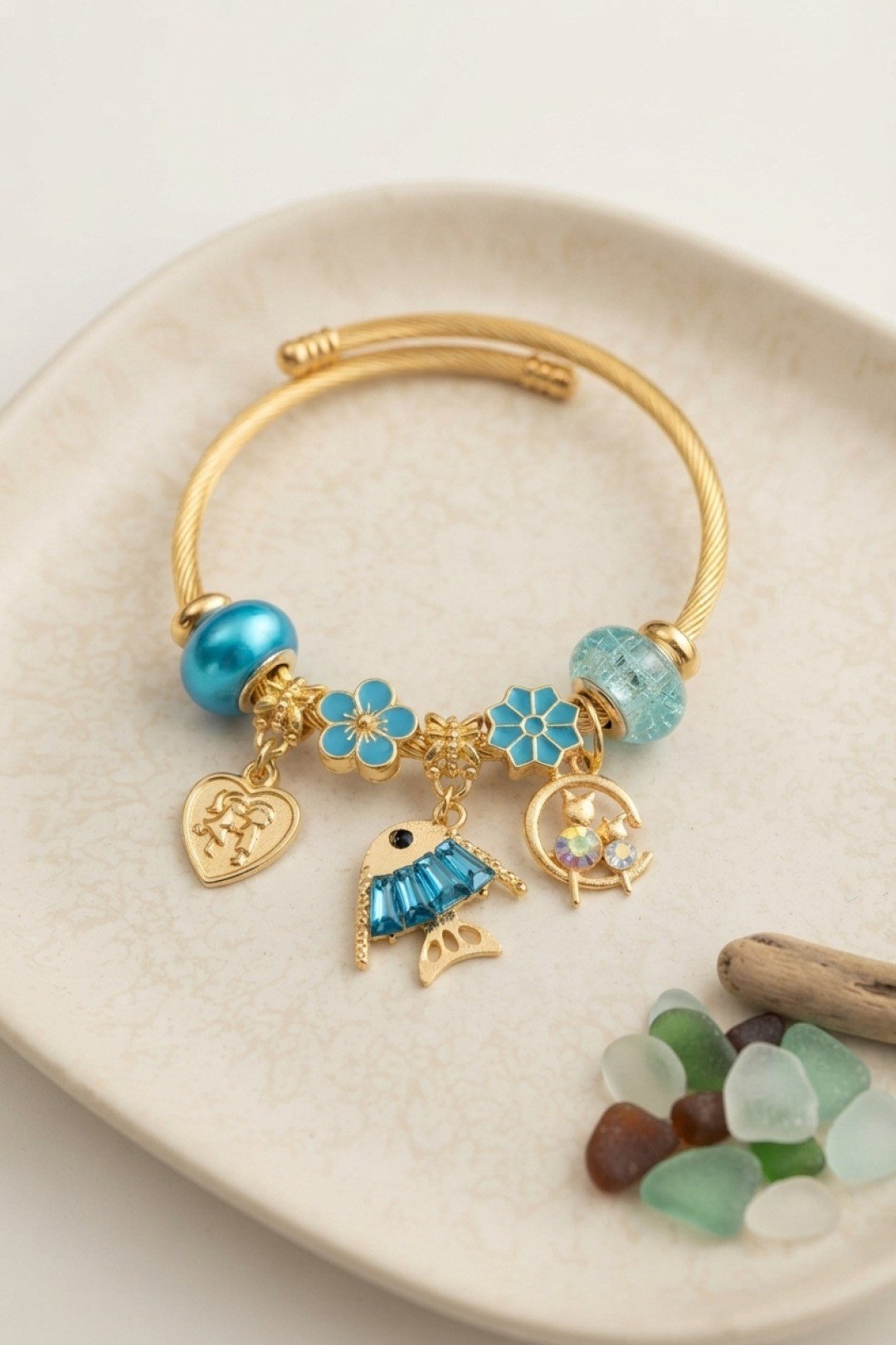 Balık Charmlı Mavi Renk Gold Bileklik
