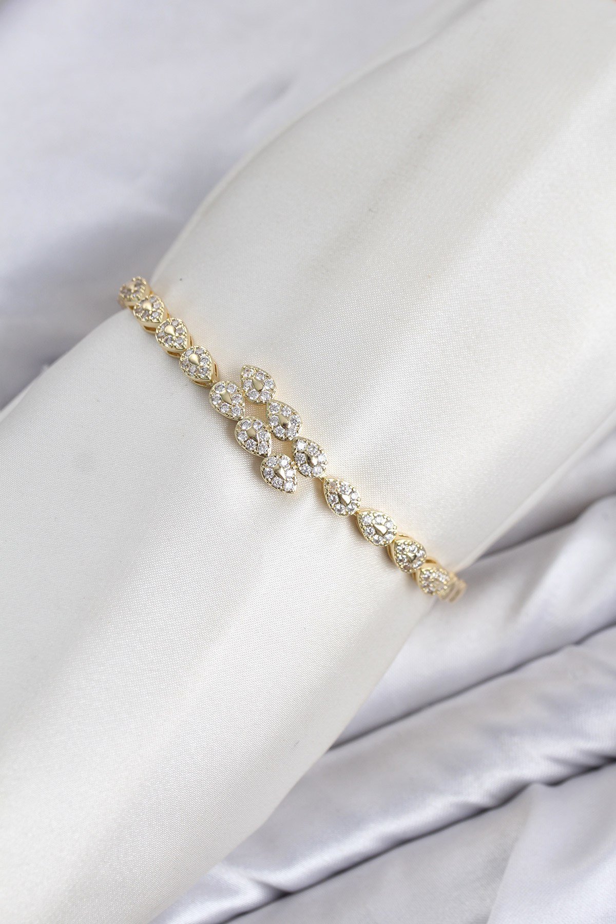 CM Damla Model Zirkon Taşlı VIP Seri Gold Renk Pirinç Kadın Bileklik