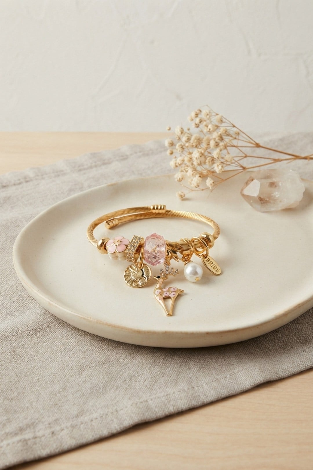 Geyik Model Gold Renk Pembe Charmlı Bileklik