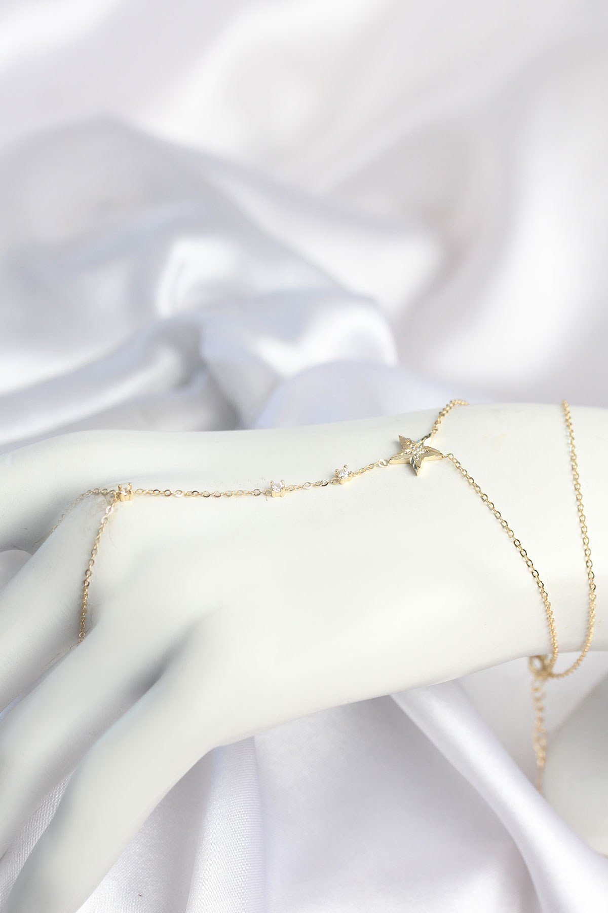 Gold Renk Yıldız Model Pirinç Kadın Şahmeran