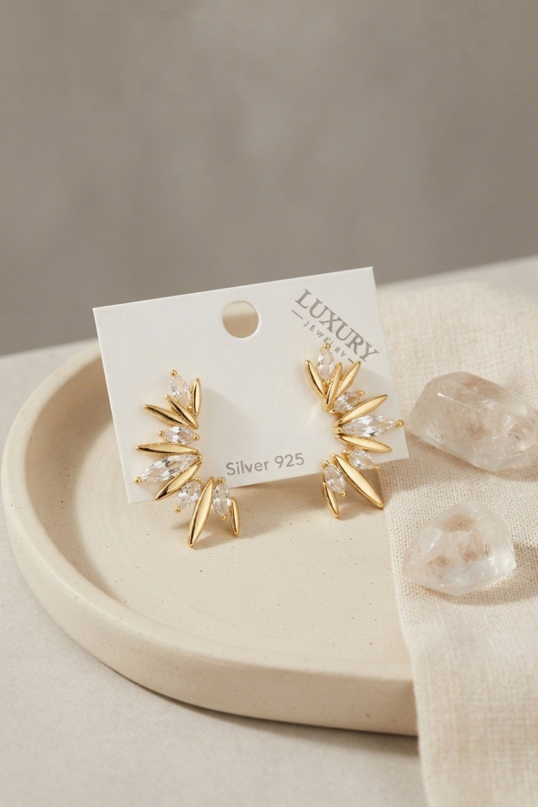 Gold Renk Zirkon Taşlı Saçak Model Vintage Kadın Küpe
