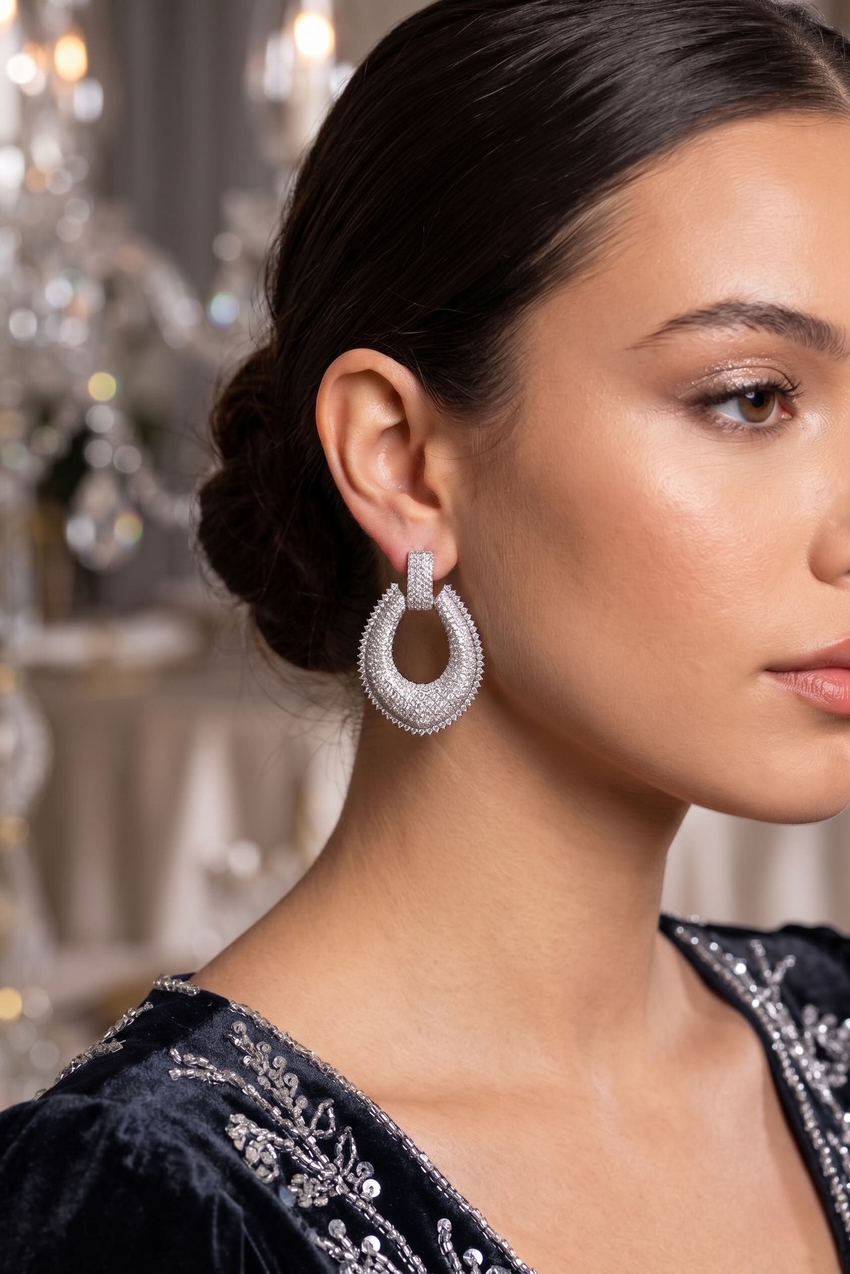 Gümüş Renk Zirkon Taşlı Damla Halka Model Kadın Abiye Küpe