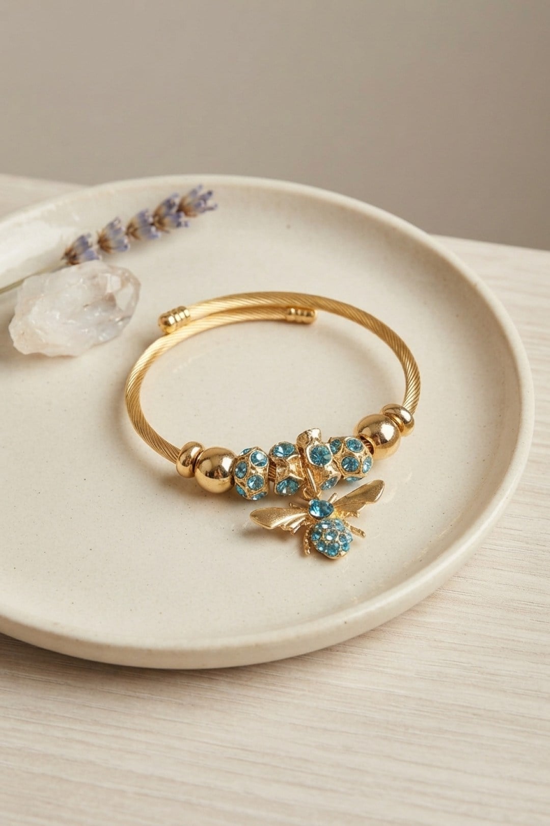 Mavi Arı Model Gold Renk Charm Bileklik