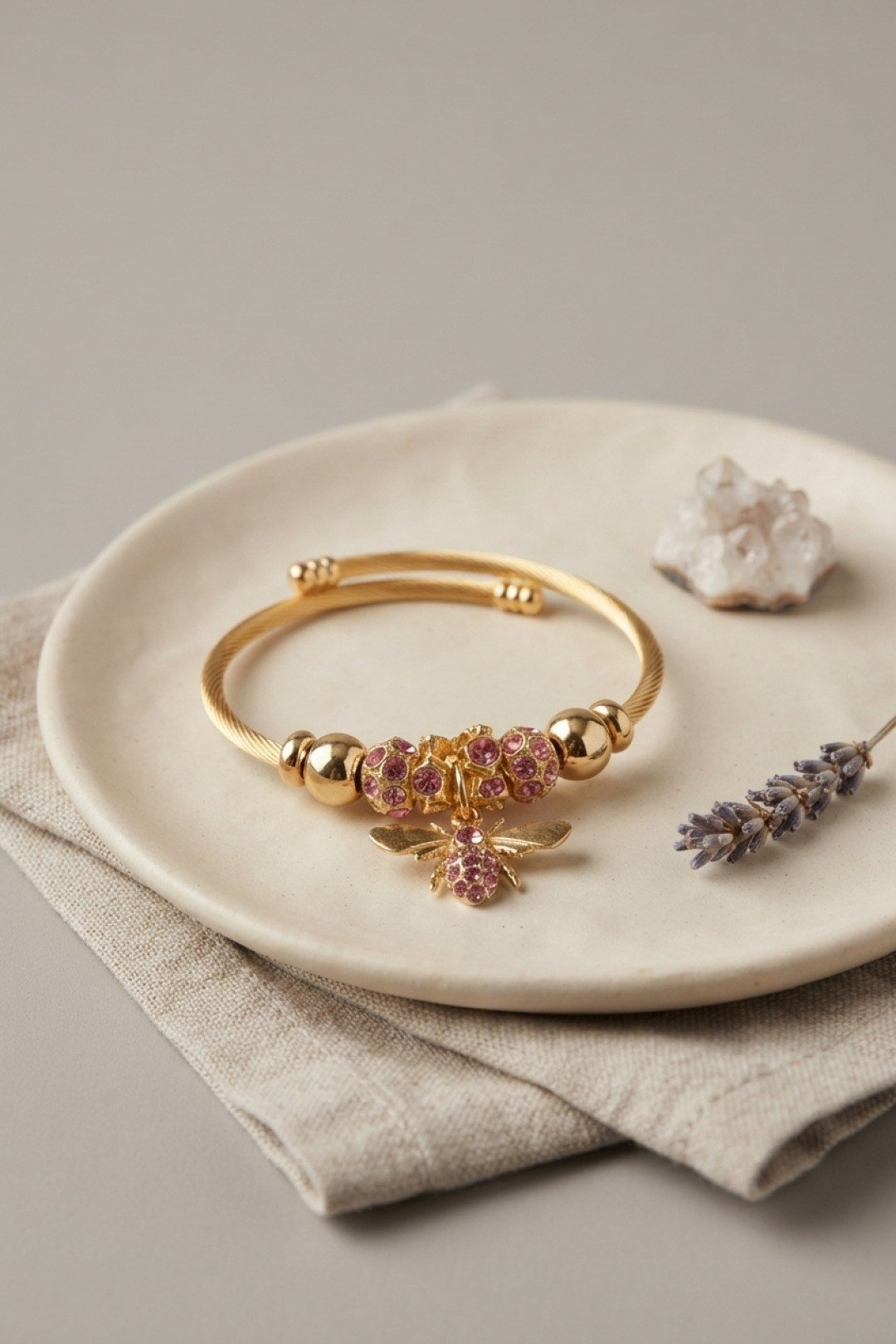 Pembe Arı Model Gold Renk Charm Bileklik