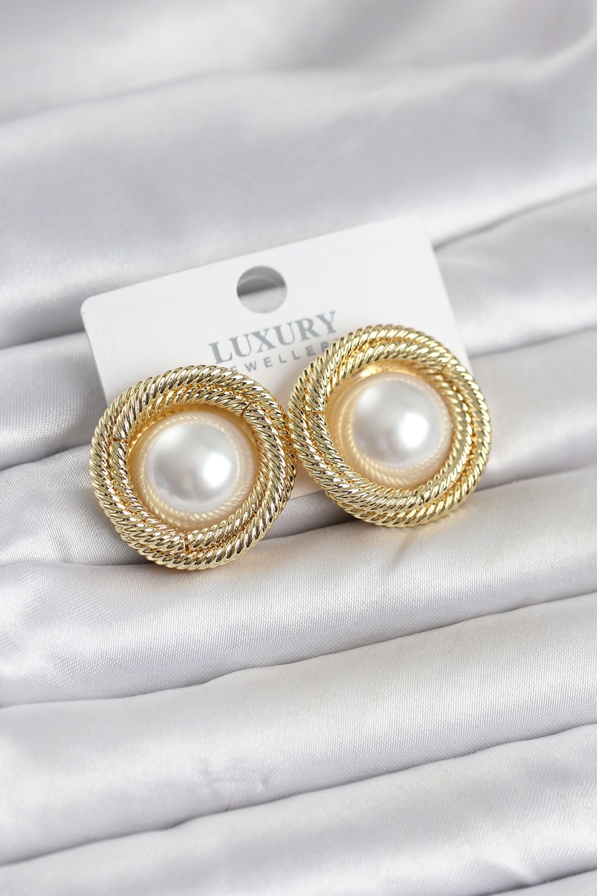 Pirinç Gold Renk Sarmal Model İncili Kadın Küpe