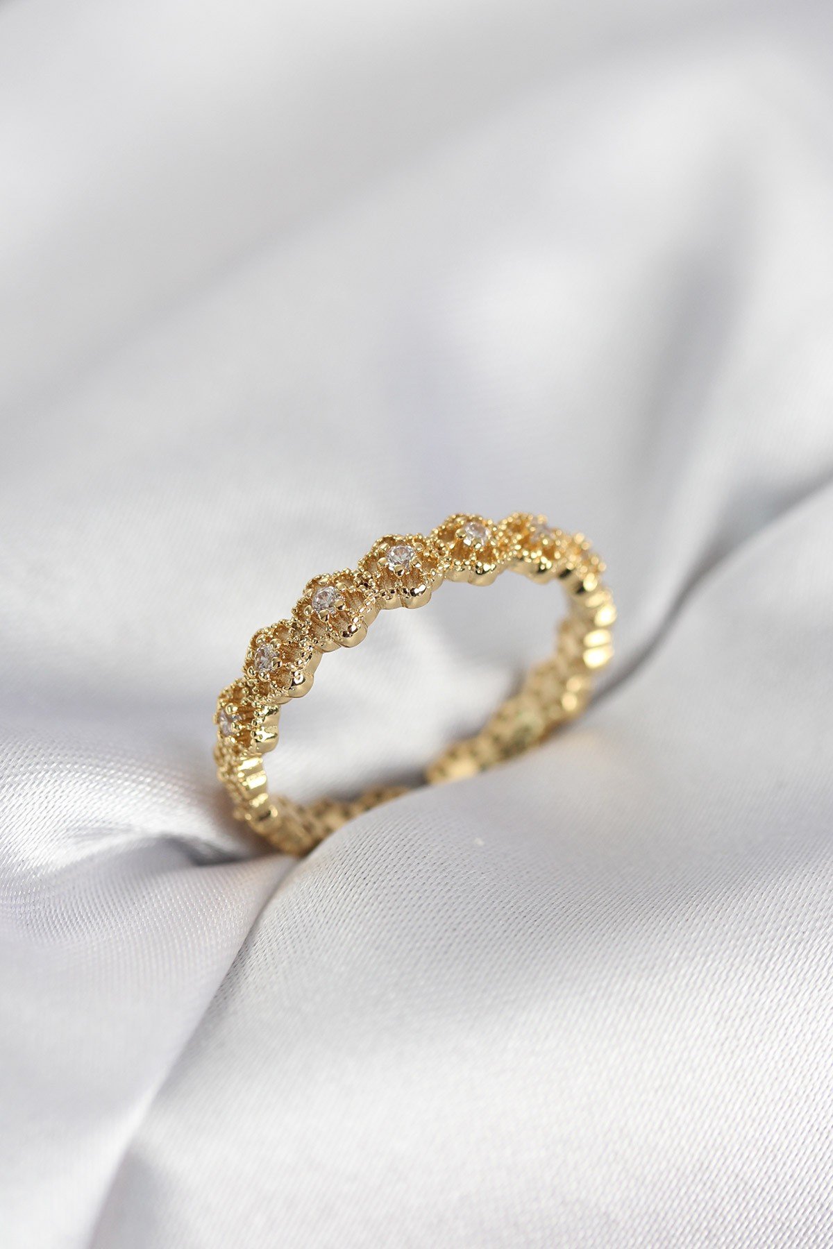 Sıralı Çiçek Model Gold Renk Zirkon Taşlı Kadın Yüzük