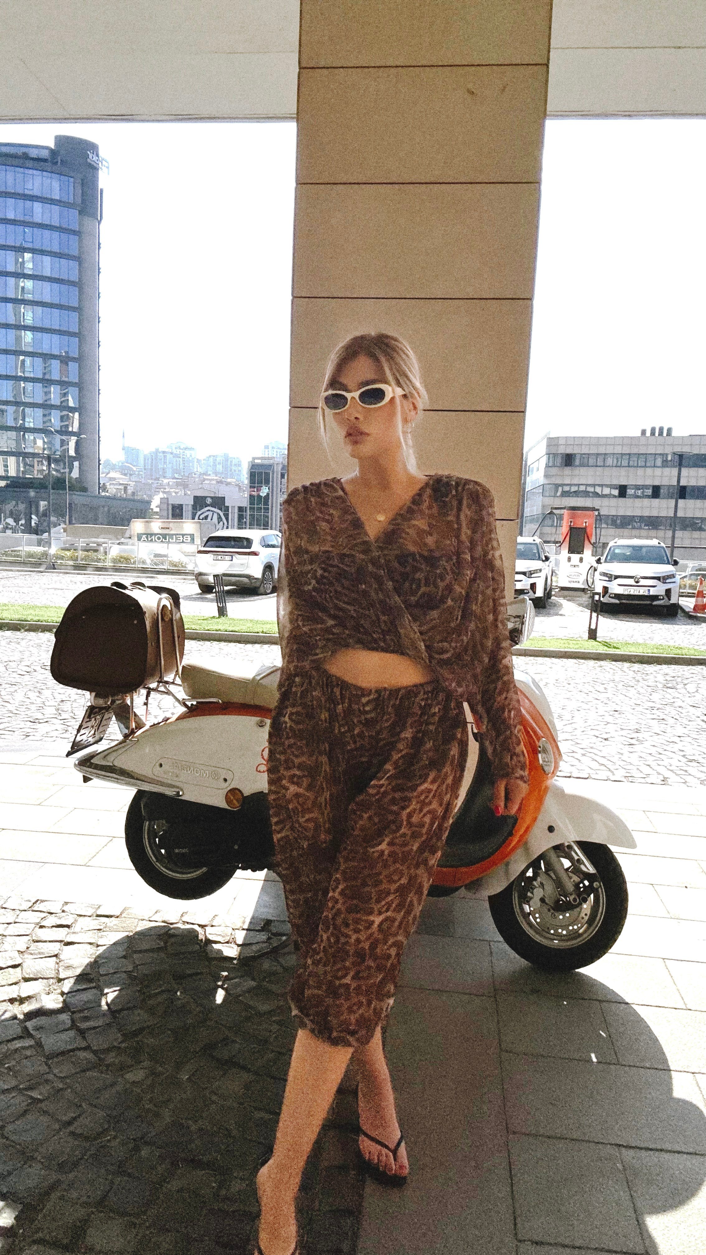 Leopar Tül Bluz Pantolon Takım