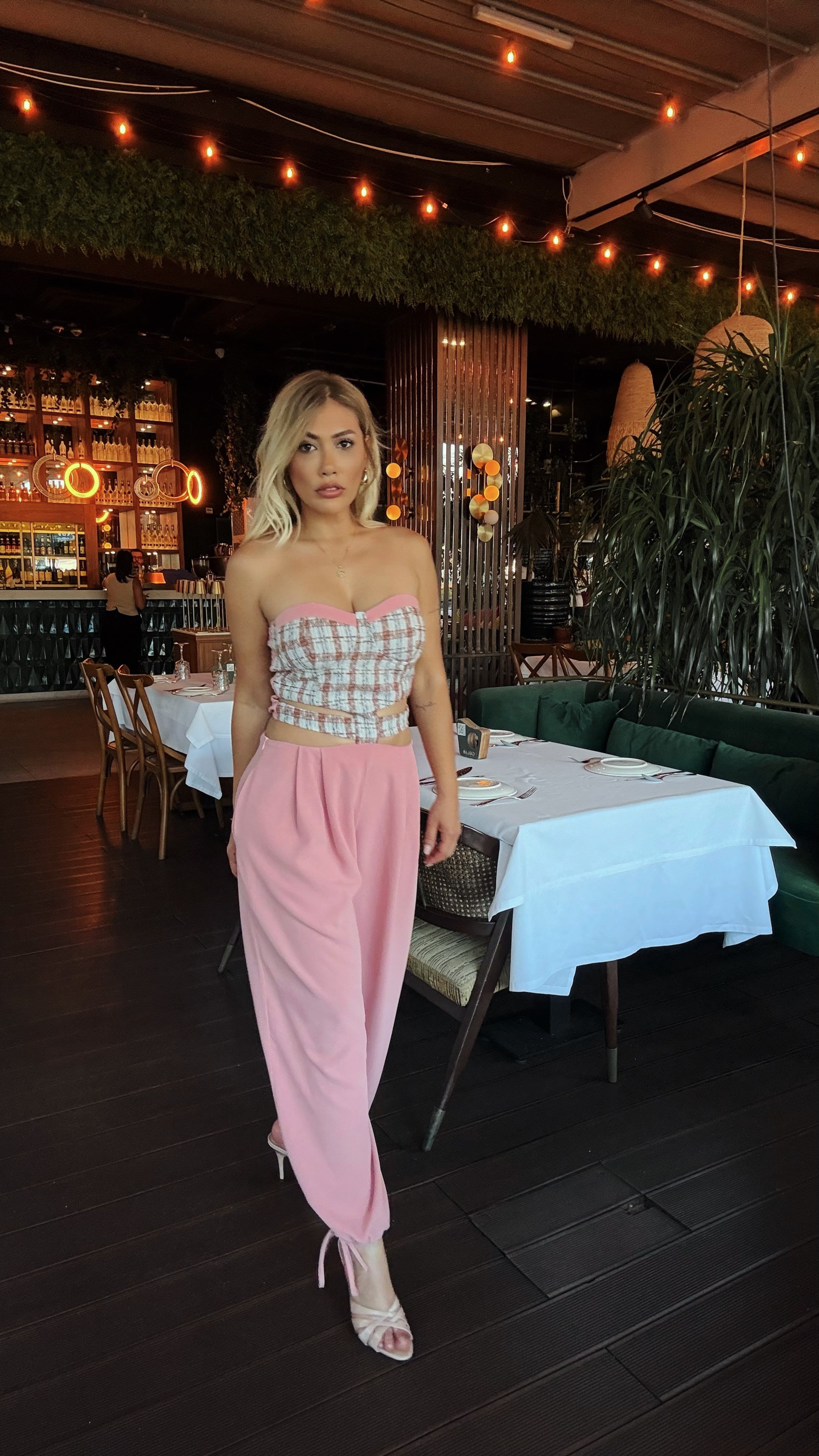 Pembe Büstiyerli Tulum