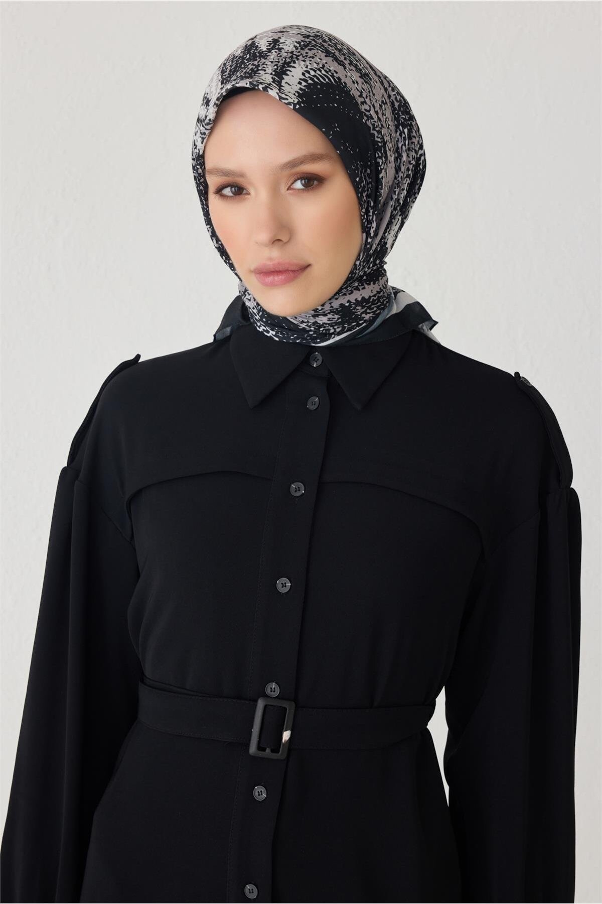 Çiçek Desen Siyah Premium Soft Eşarp 2 - 02