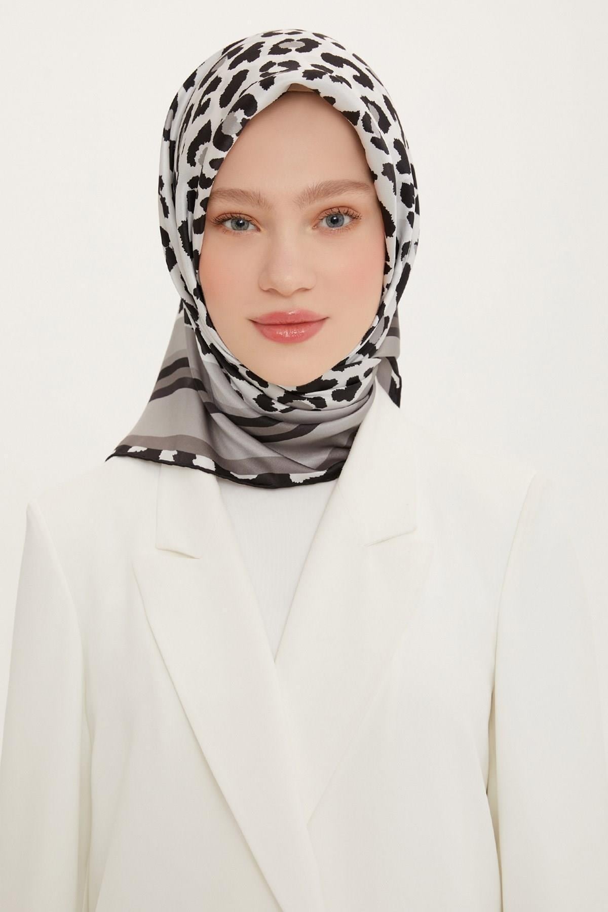 Nostalji Serisi Twill İpek Eşarp 8728D-54