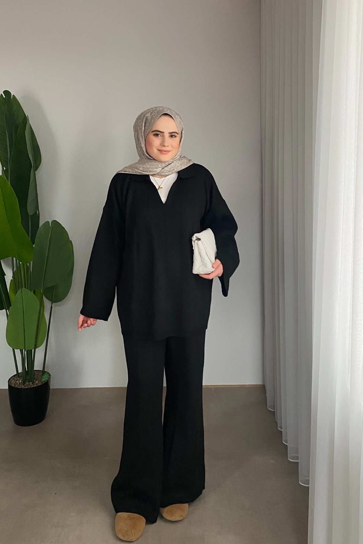 V Yaka Detaylı Triko Takım | Siyah