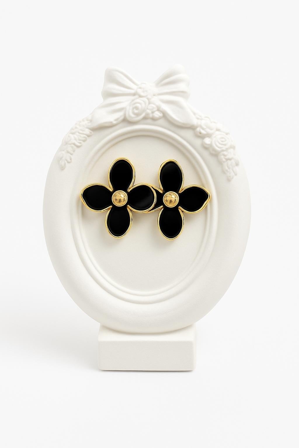 Retro Flower Black Earring