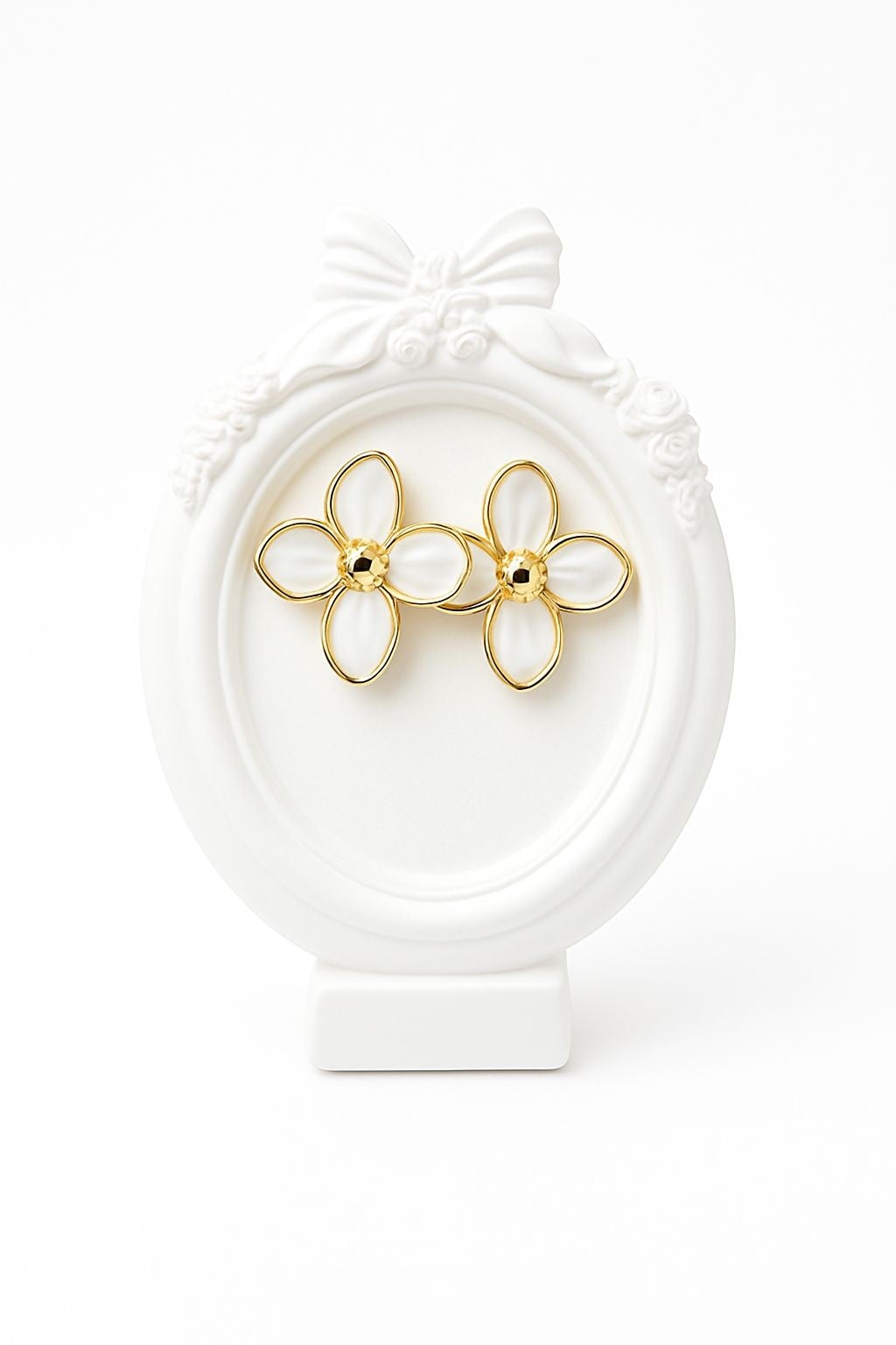 Retro Flower White Earring