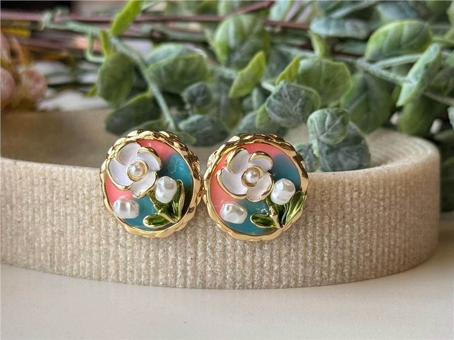 14K İncilİ Papatya Detaylı Mineli Küpe