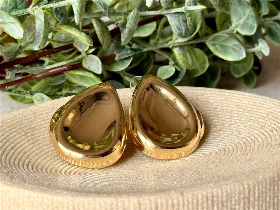 Gold Rengi Damla Model Çelik Küpe