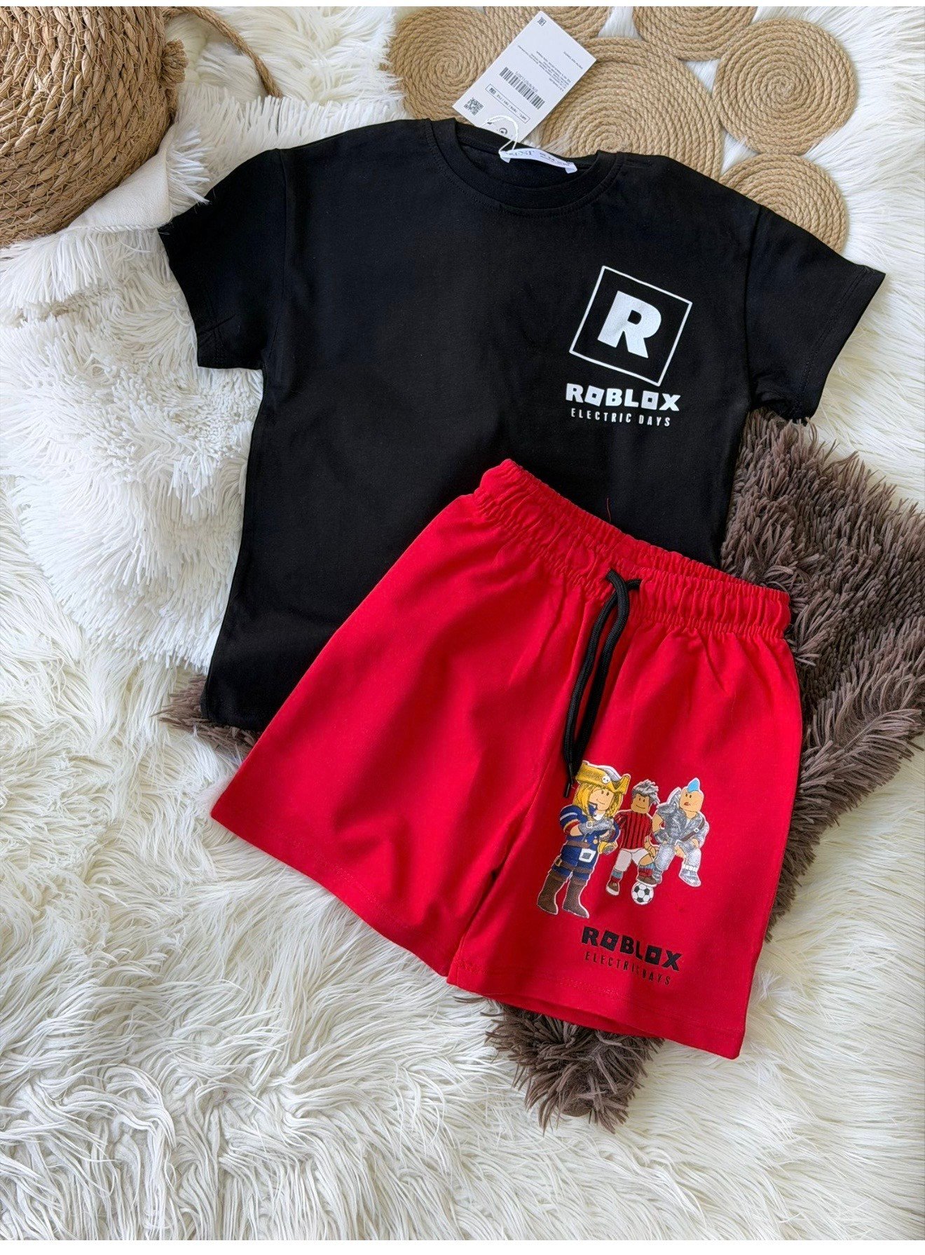 ROBLOX KIRMIZI ŞORTLU TAKIM