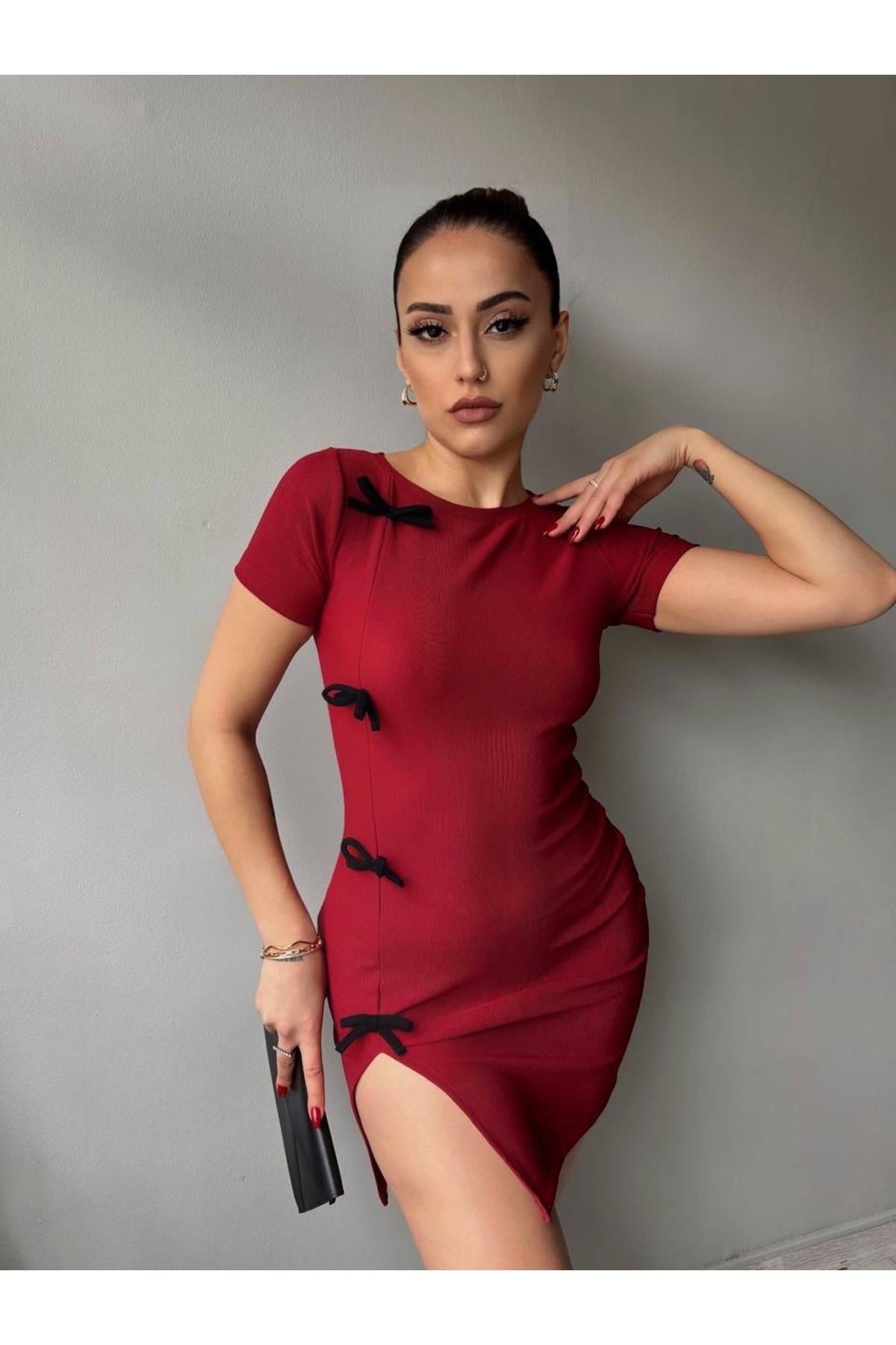Fiyonklu Bordo Yırtmaçlı Fitilli Penye Mini Elbise